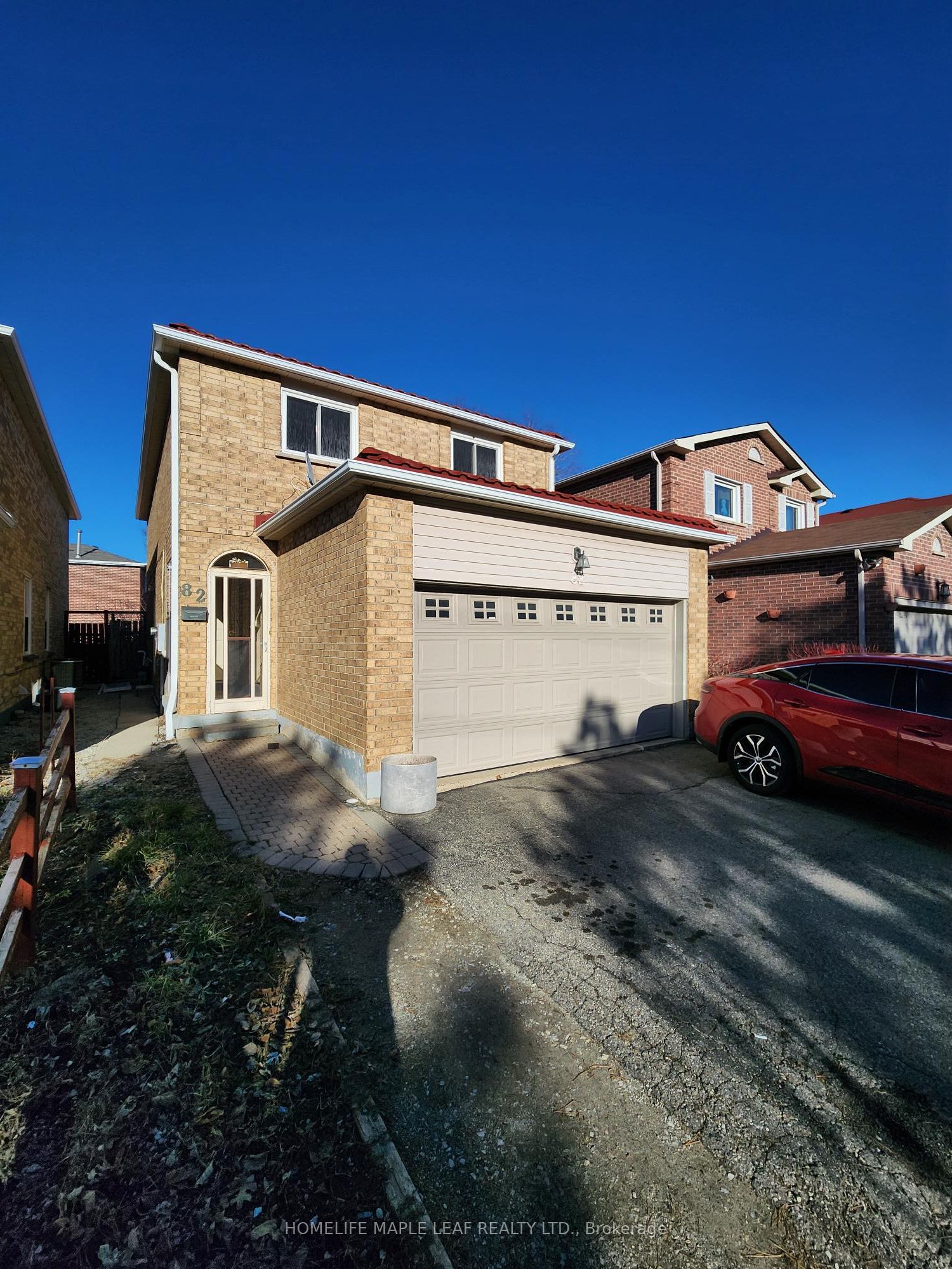 82 Stanwell Drive Lower Property Photo 2
