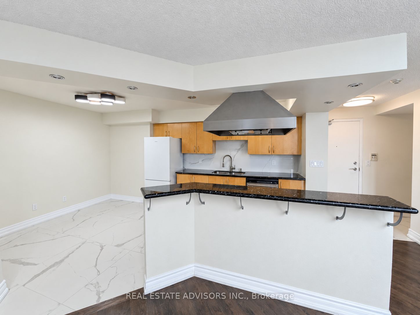 250 Manitoba Street 838 Property Photo 5
