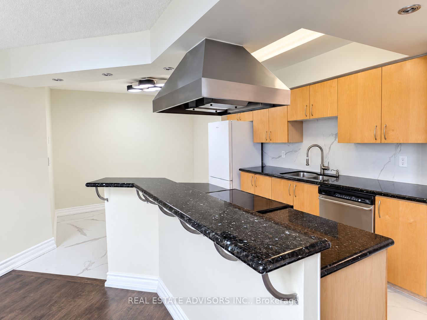 250 Manitoba Street 838 Property Photo 8