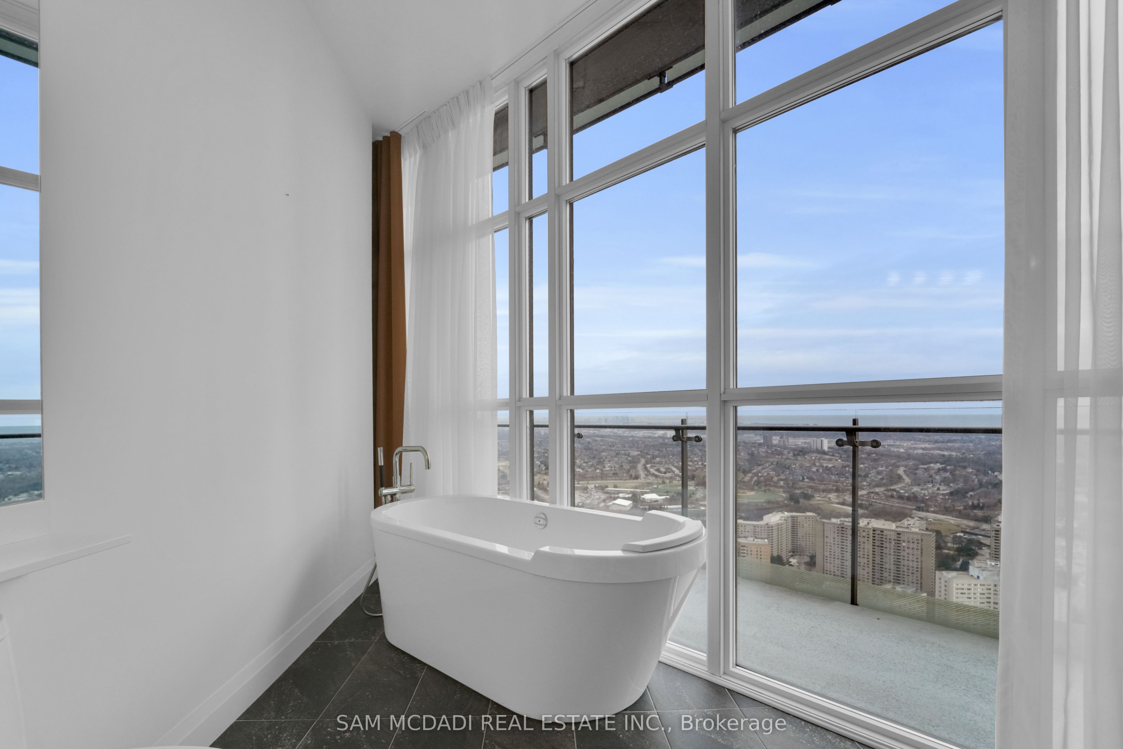 50 Absolute Avenue Ph3 Property Photo 16