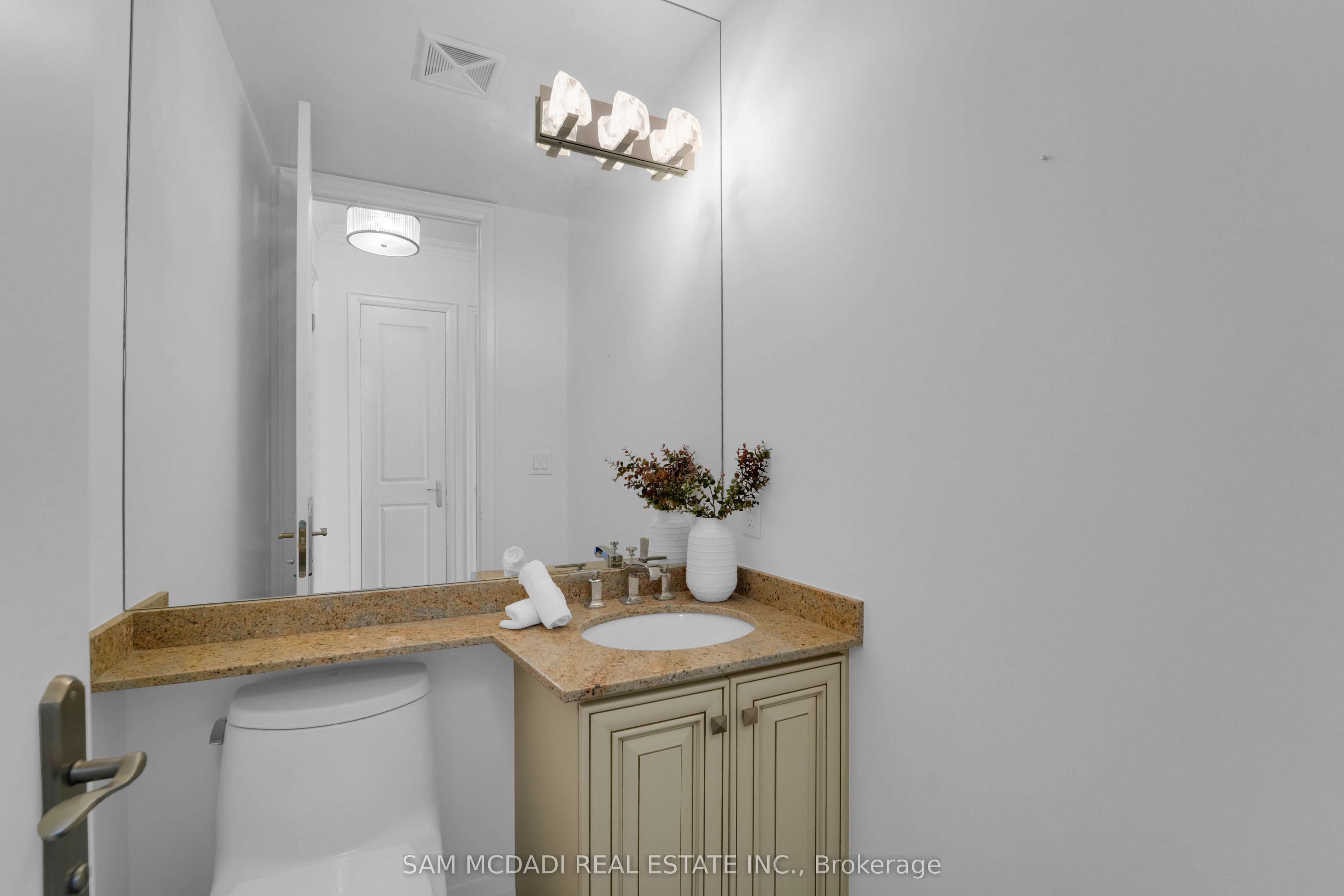 50 Absolute Avenue Ph3 Property Photo 27