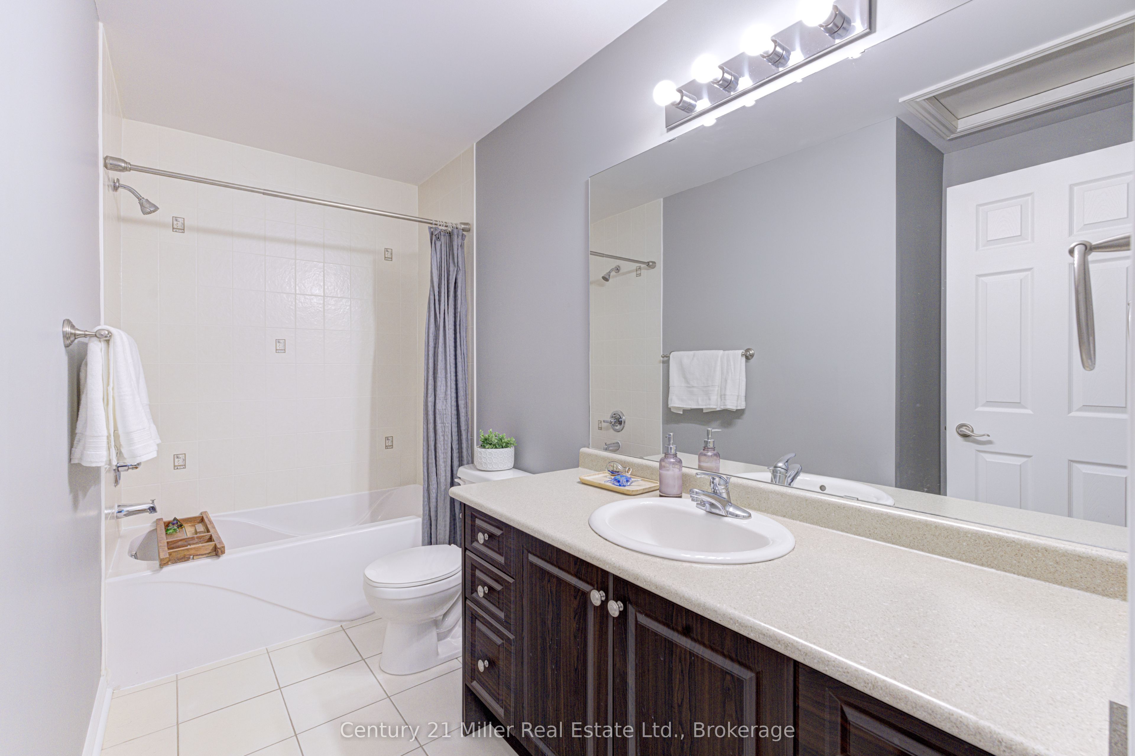 3202 Epworth Crescent Property Photo 32