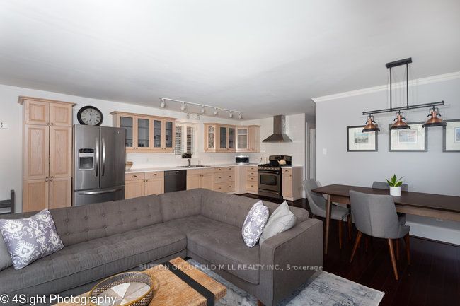 53 Savona Drive Property Photo 10