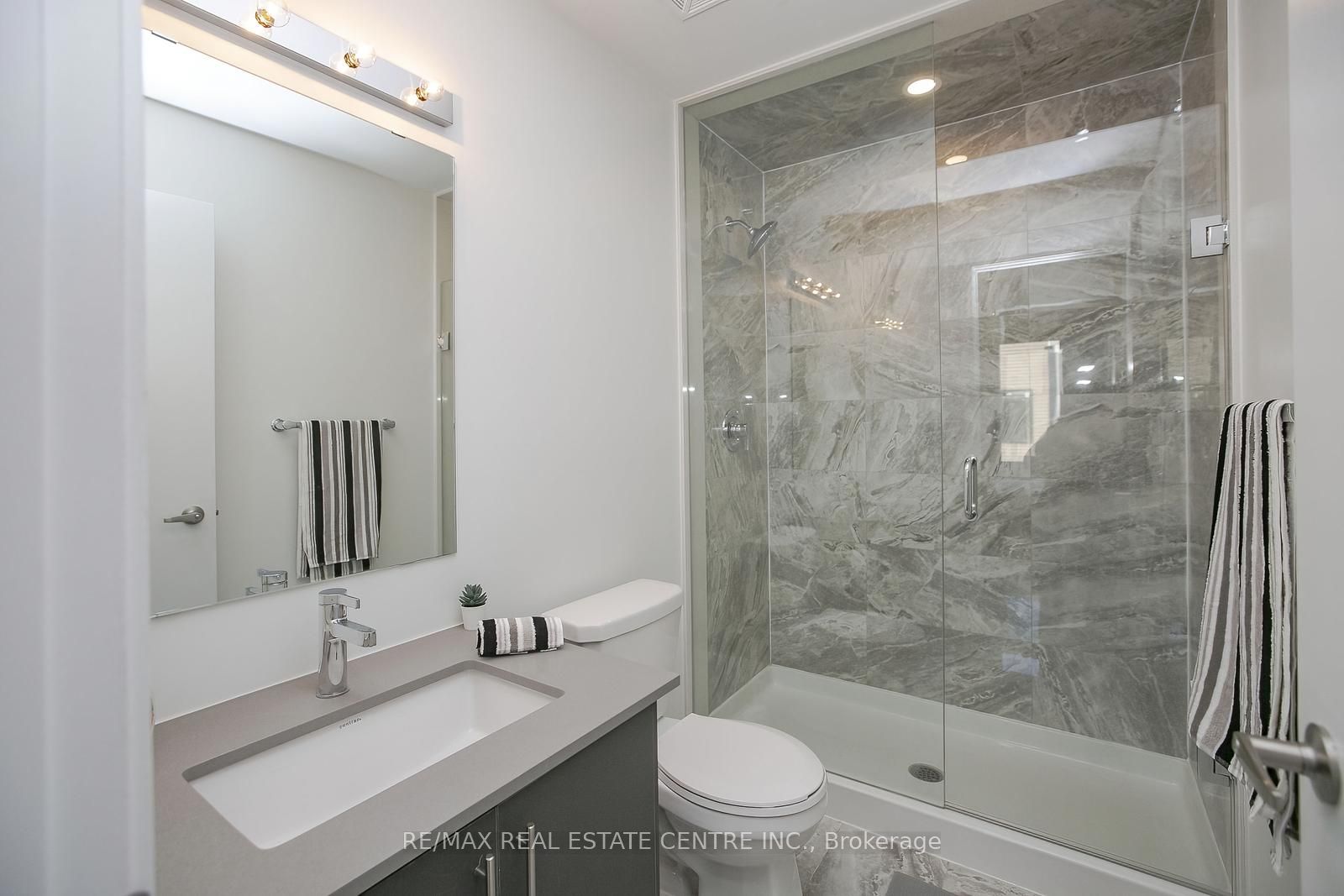 3556 Colonial Drive 4 Property Photo 25