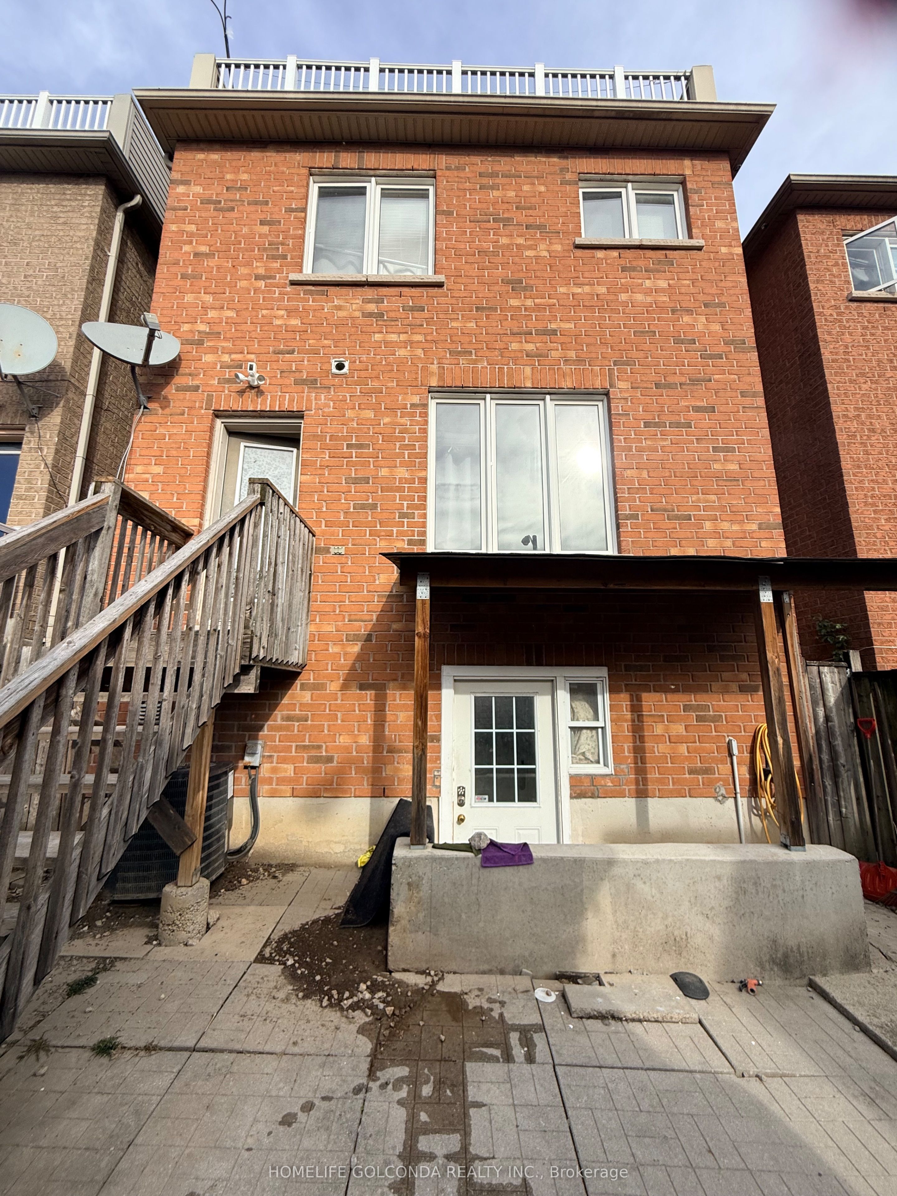 10 Aldwinckle Heights Property Photo 3
