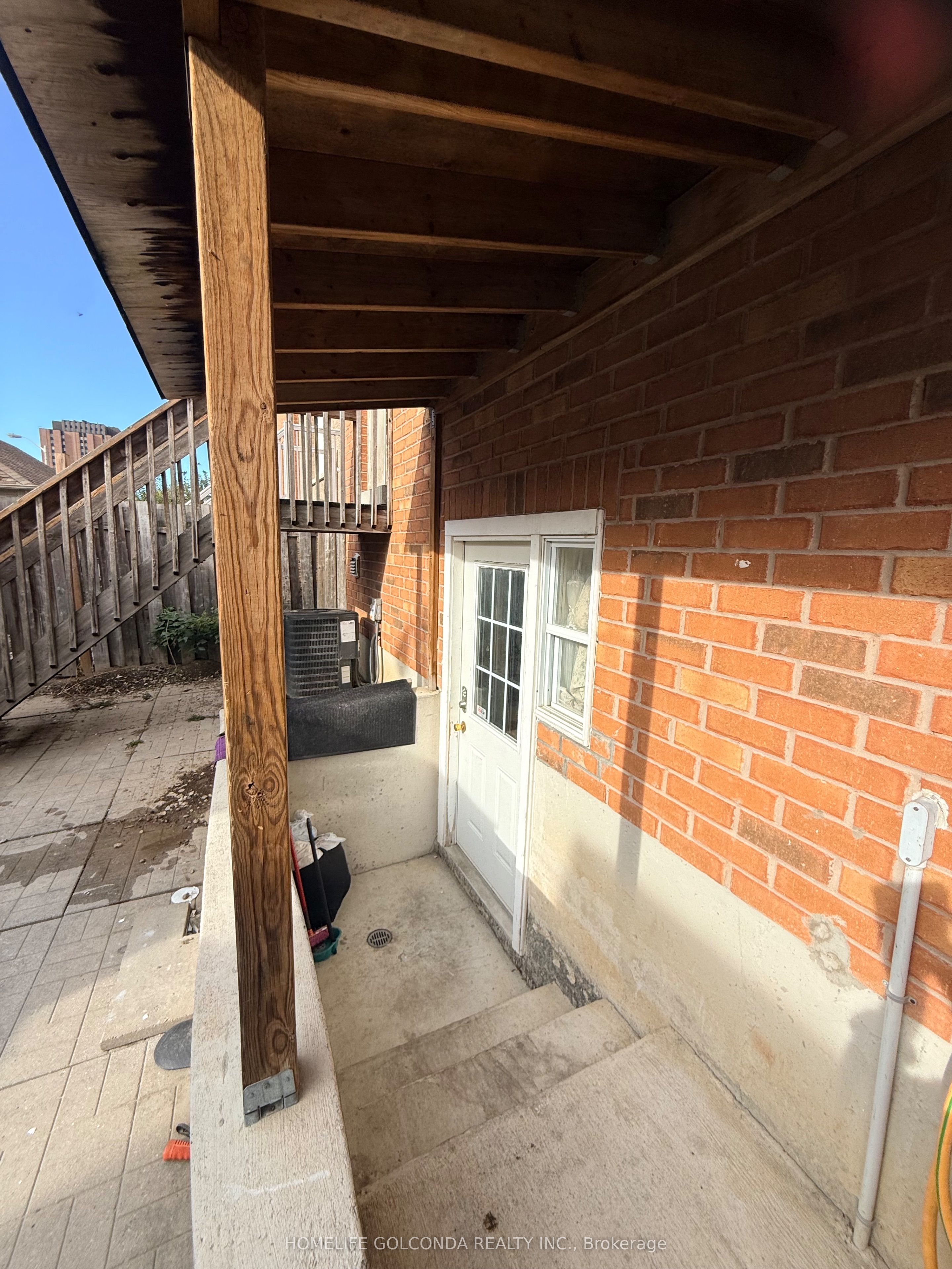 10 Aldwinckle Heights Property Photo 4