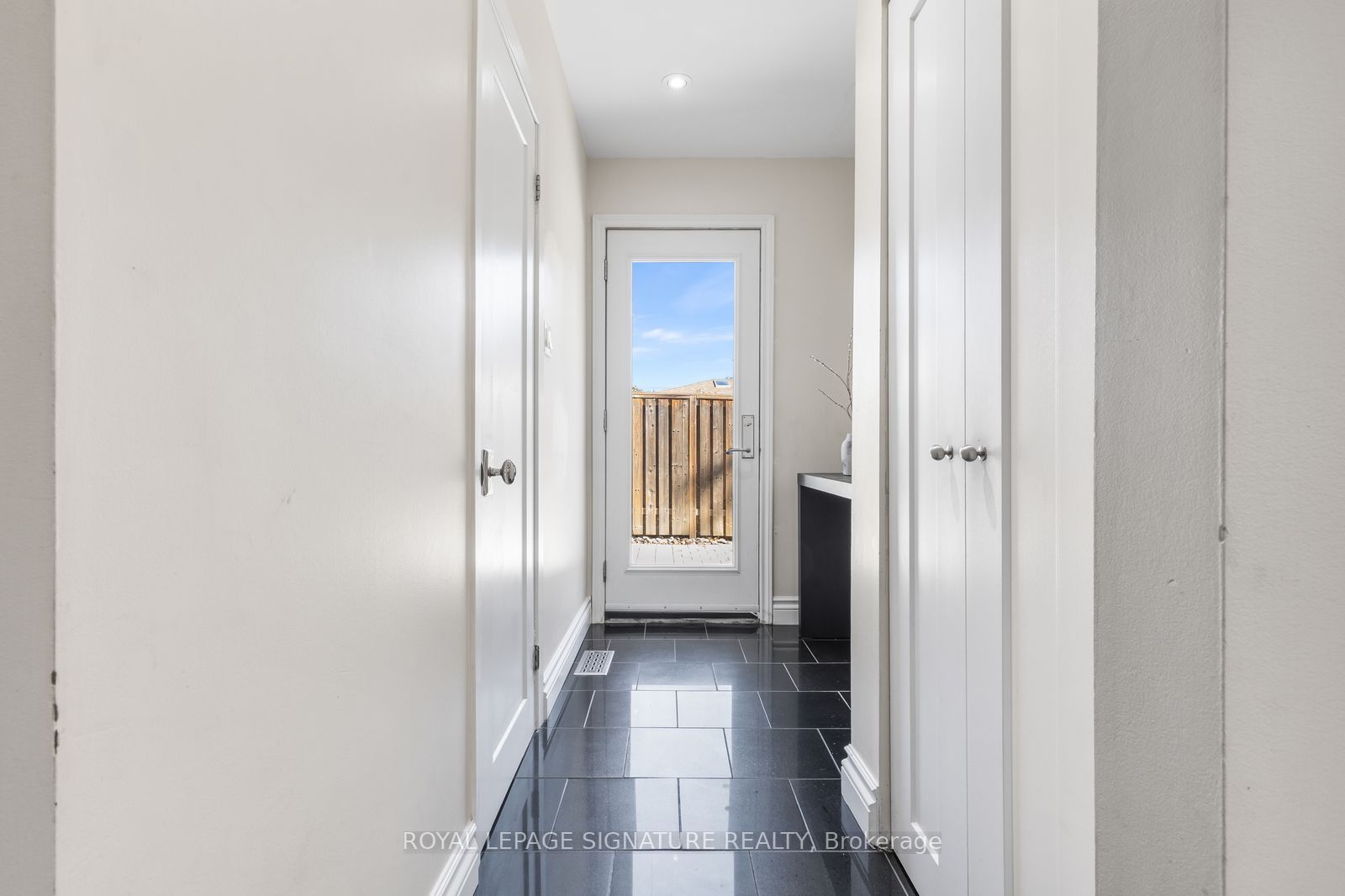 72 Cavendish Crescent Property Photo 34