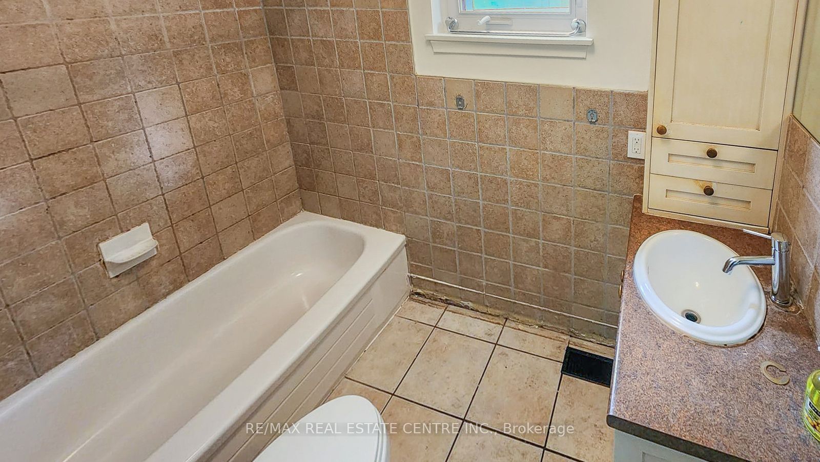 66 Theodore Drive Property Photo 9