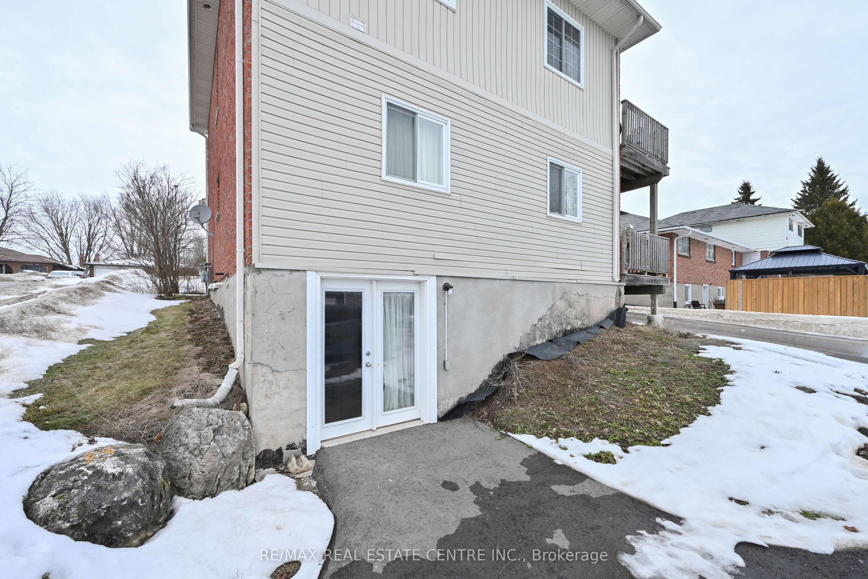 300 A Broadway Property Photo 21