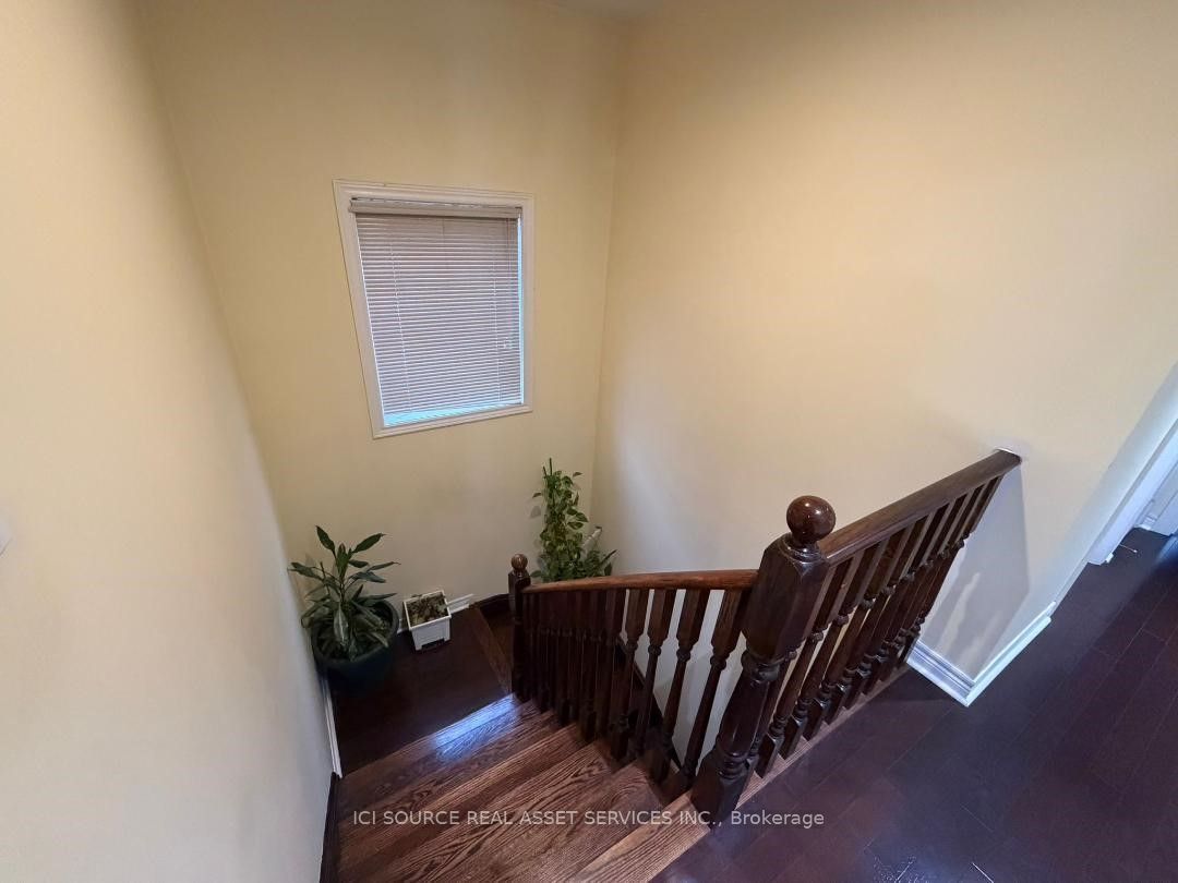 26 Pefferlaw Circle Upper Property Photo 10