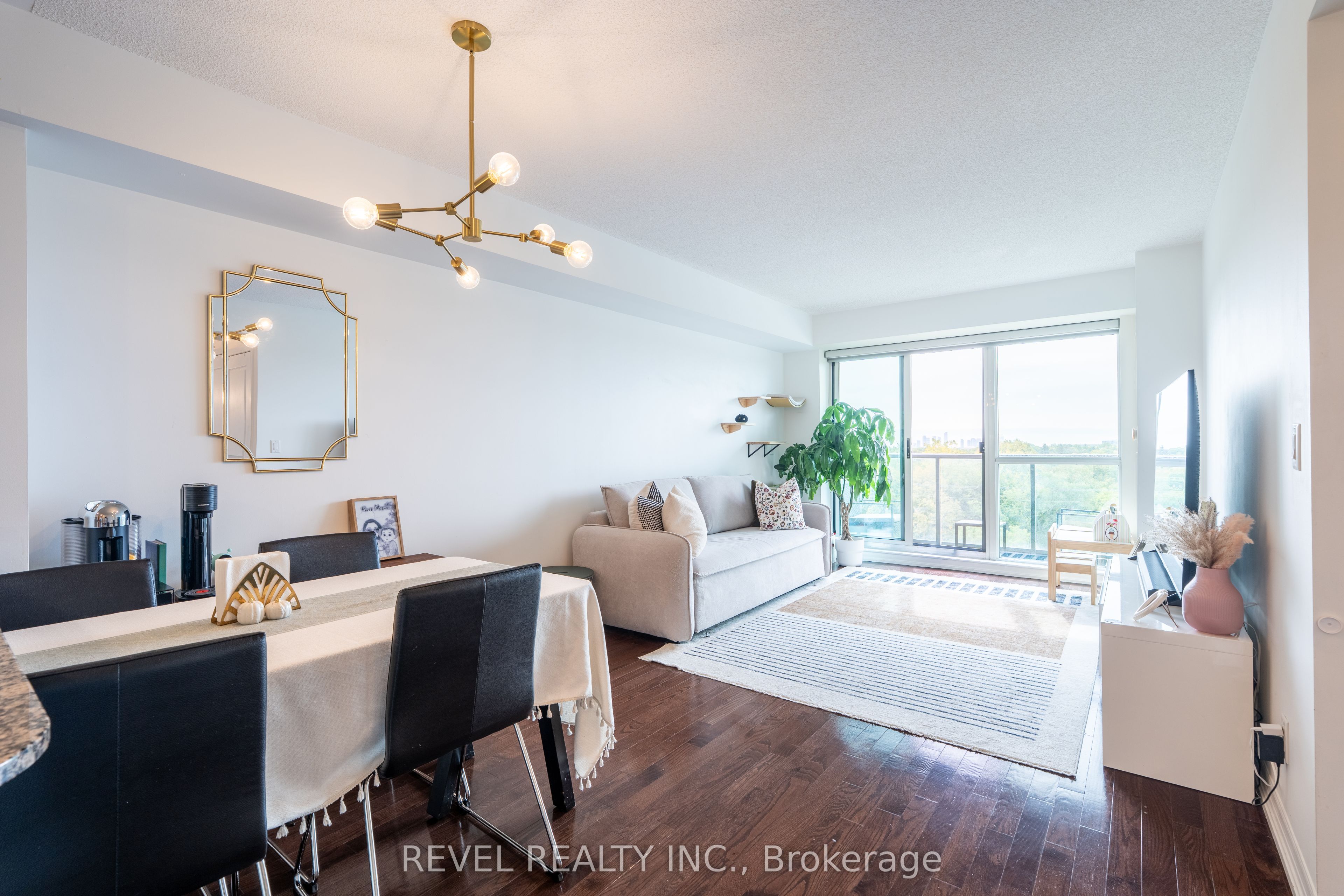 1403 Royal York Road 603 Property Photo 4