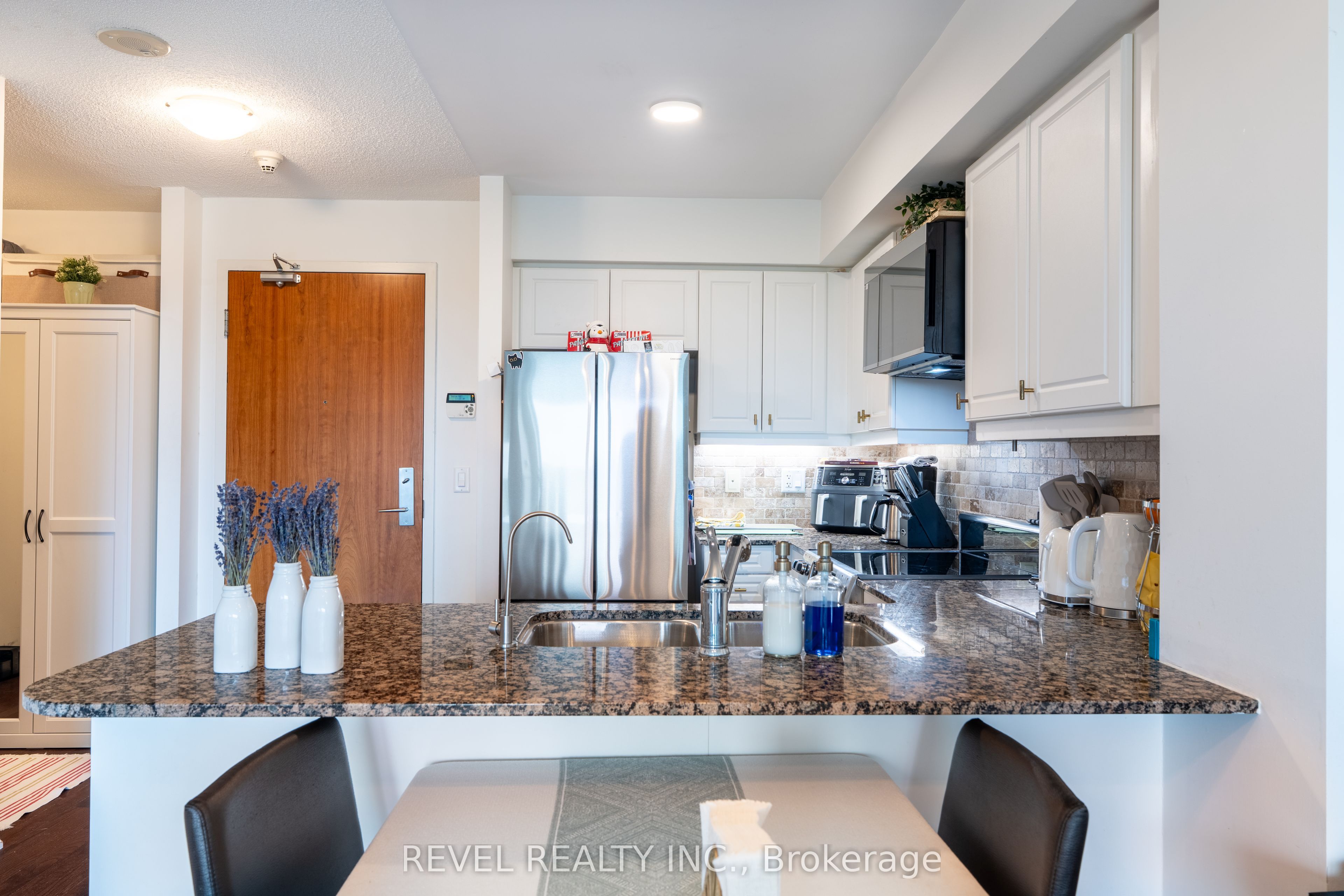 1403 Royal York Road 603 Property Photo 6