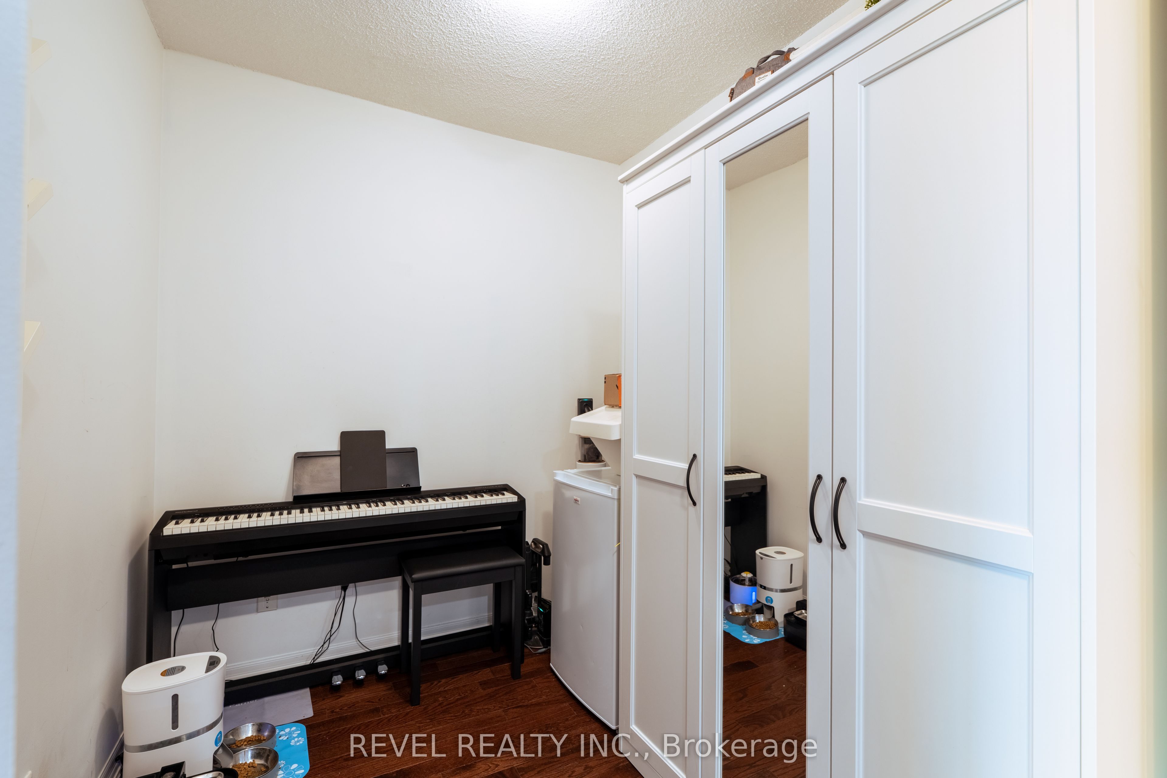 1403 Royal York Road 603 Property Photo 19