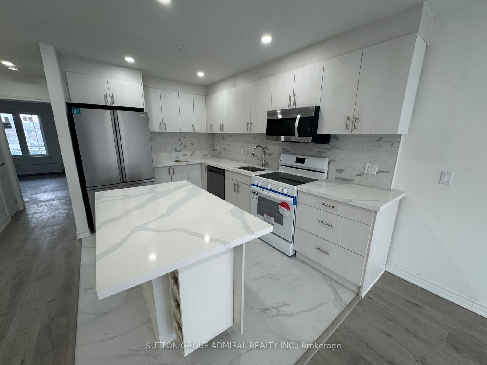 2986a Dufferin Street Upper Property Photo 3