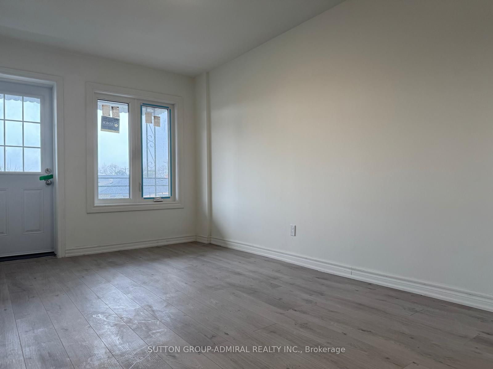 2986a Dufferin Street Upper Property Photo 8