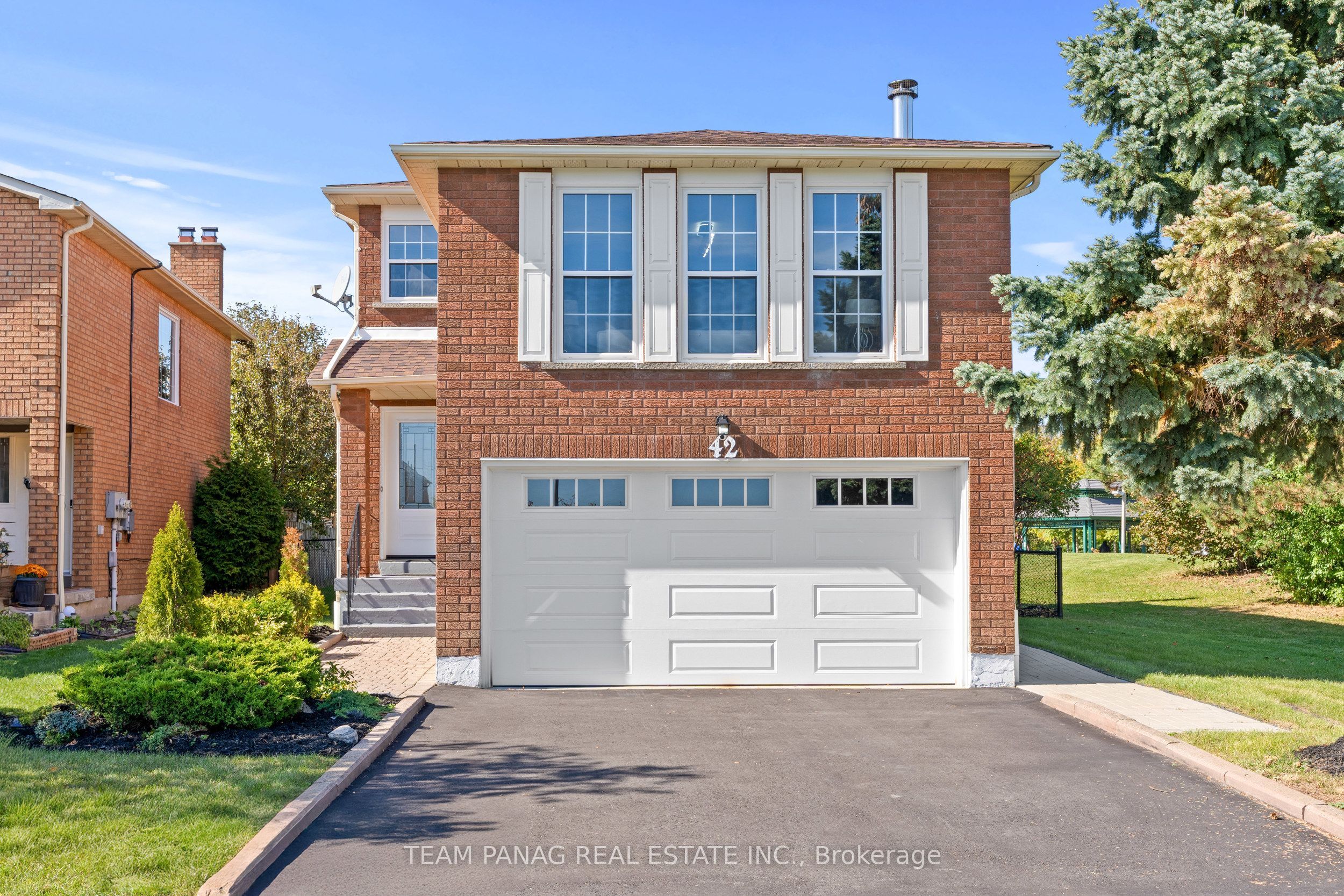 42 Kingknoll Drive Property Photo 1