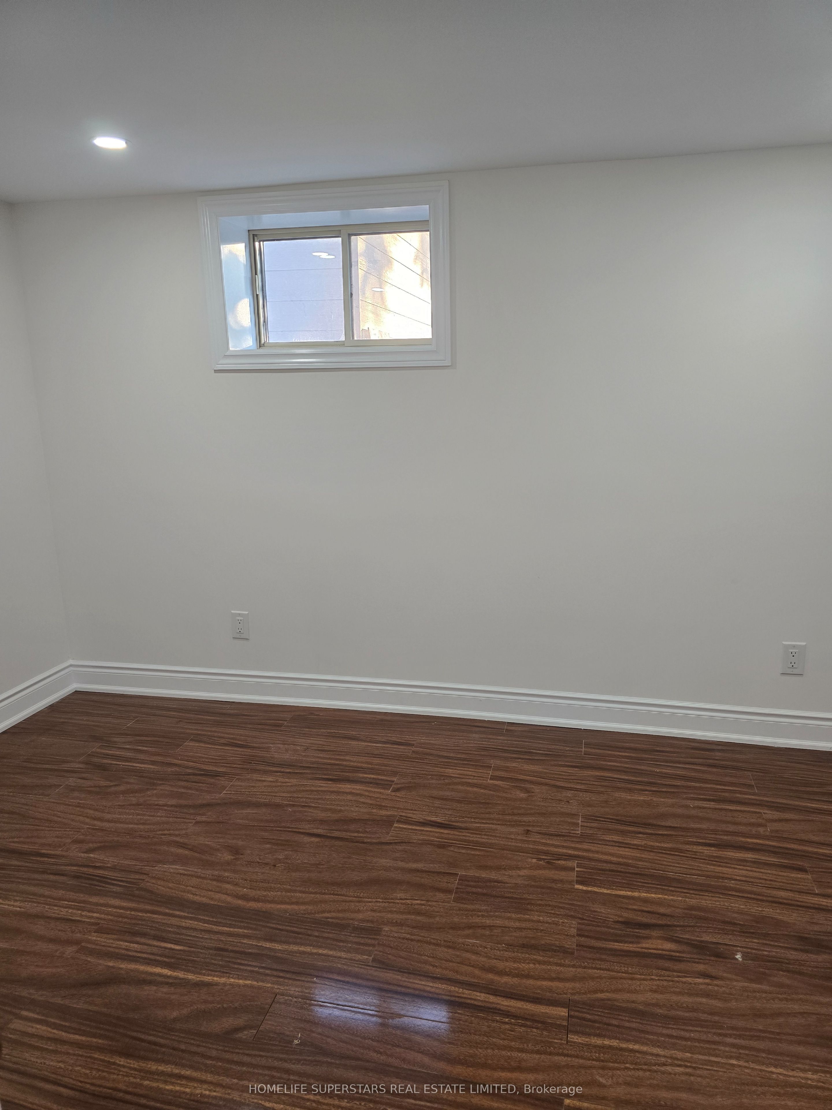 918 Islington (bsmnt) Avenue Property Photo 5