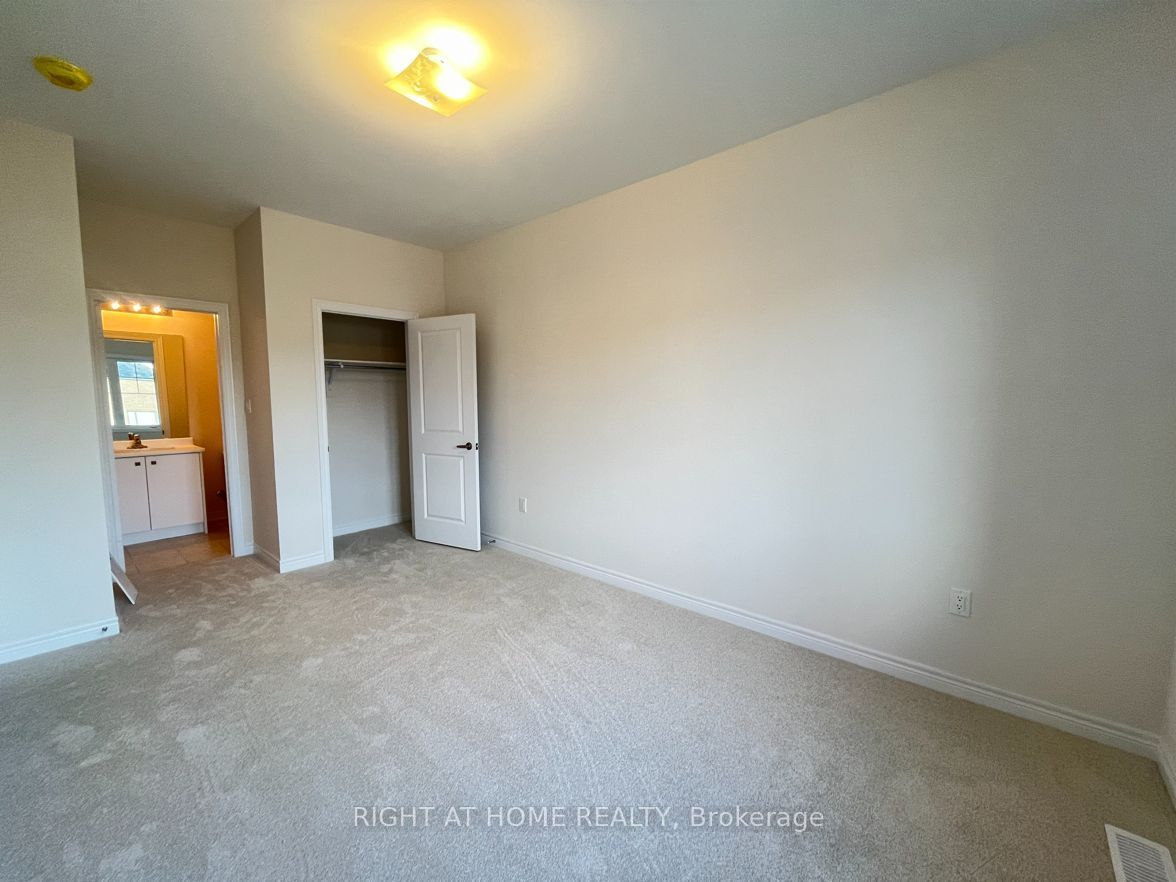 740 Apple Terrace Property Photo 16