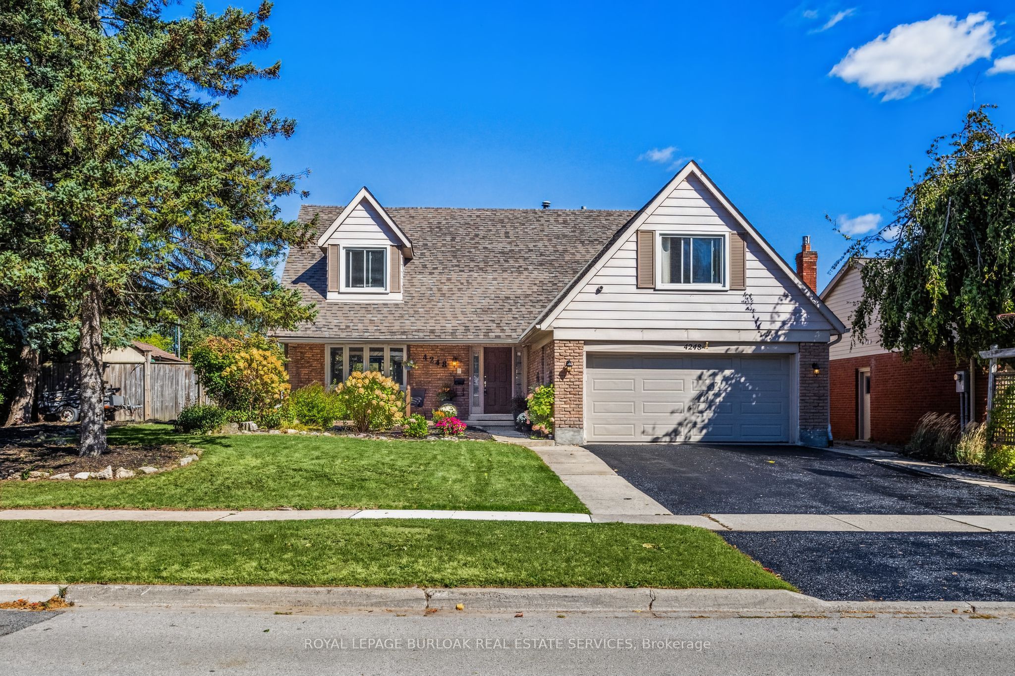 4248 Dunvegan Road Property Photo 1