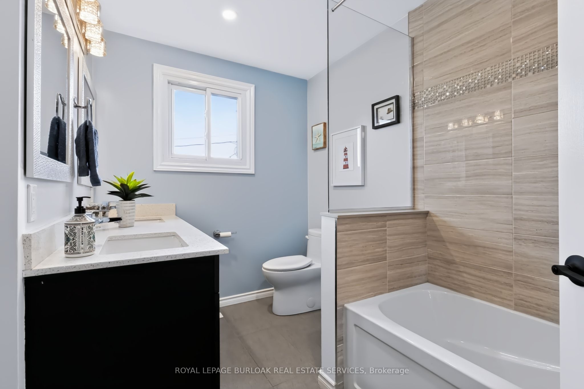 4248 Dunvegan Road Property Photo 23