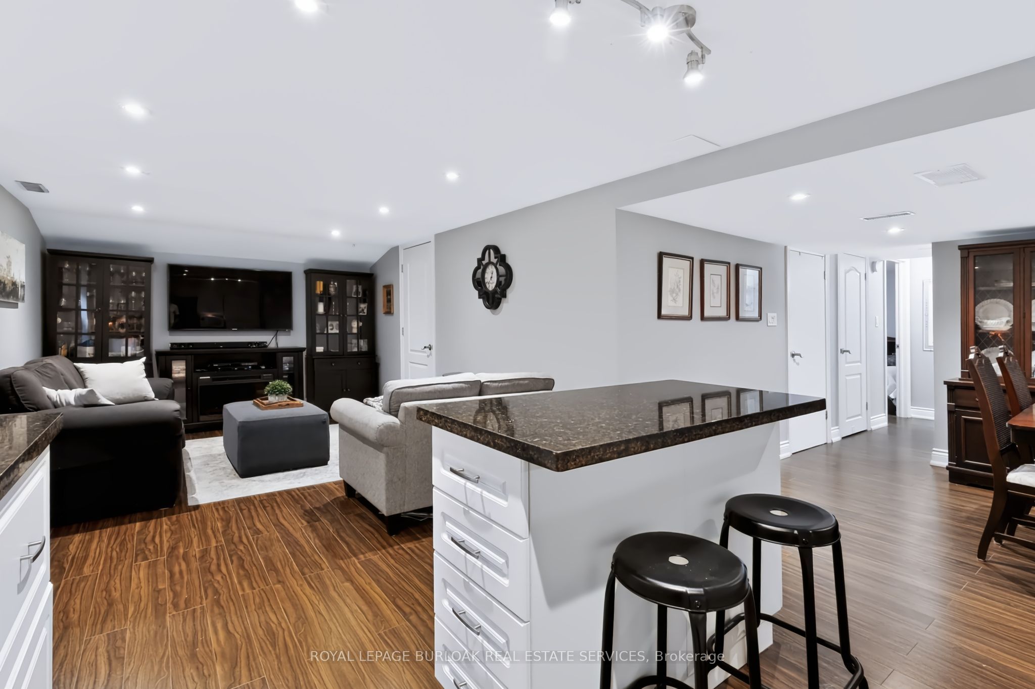 4248 Dunvegan Road Property Photo 29