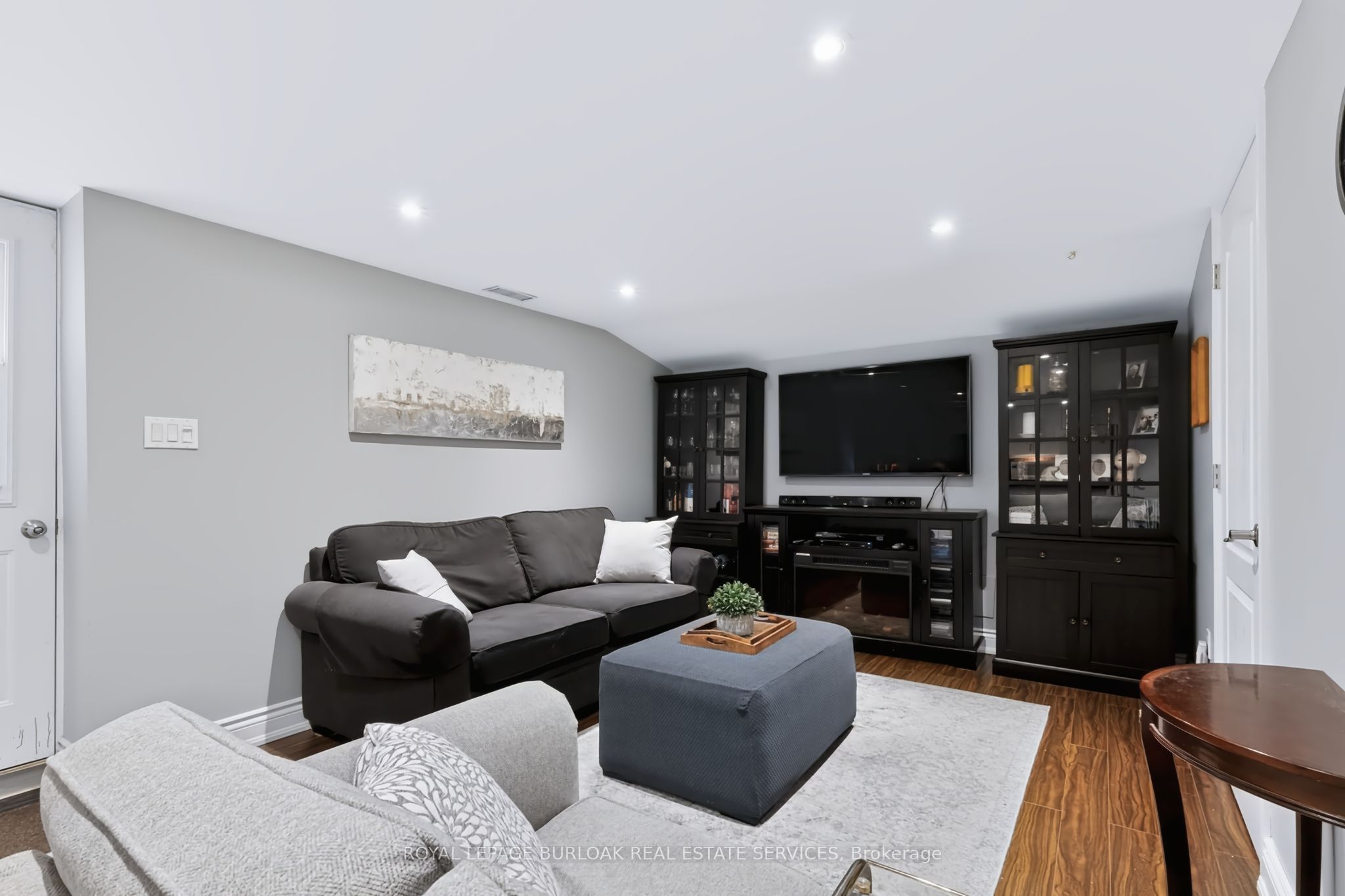 4248 Dunvegan Road Property Photo 33