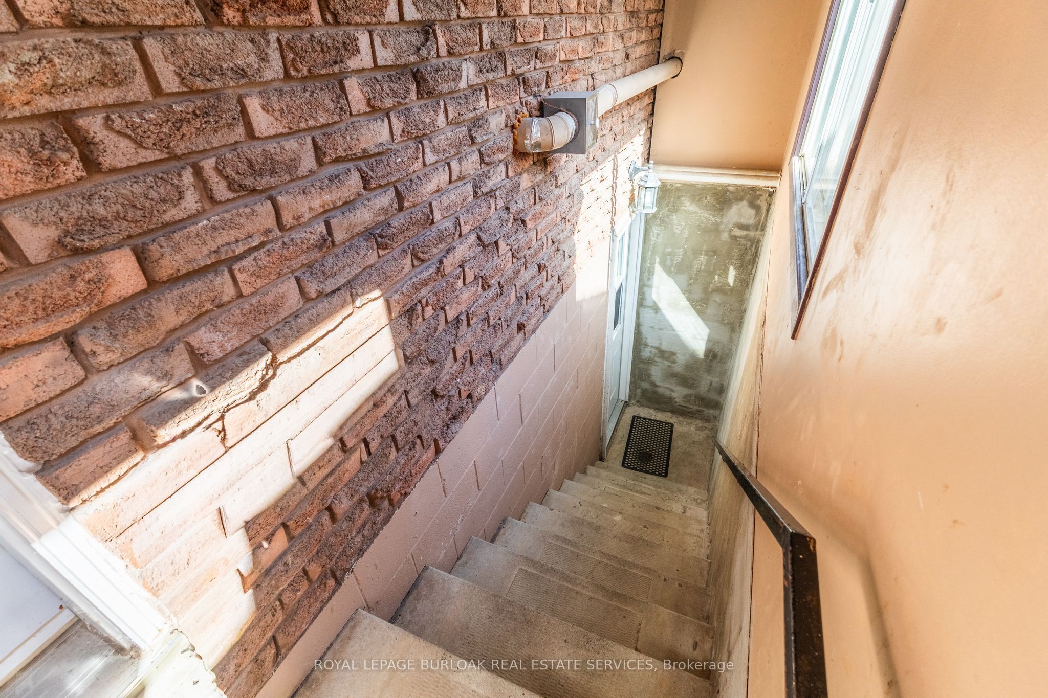 4248 Dunvegan Road Property Photo 48