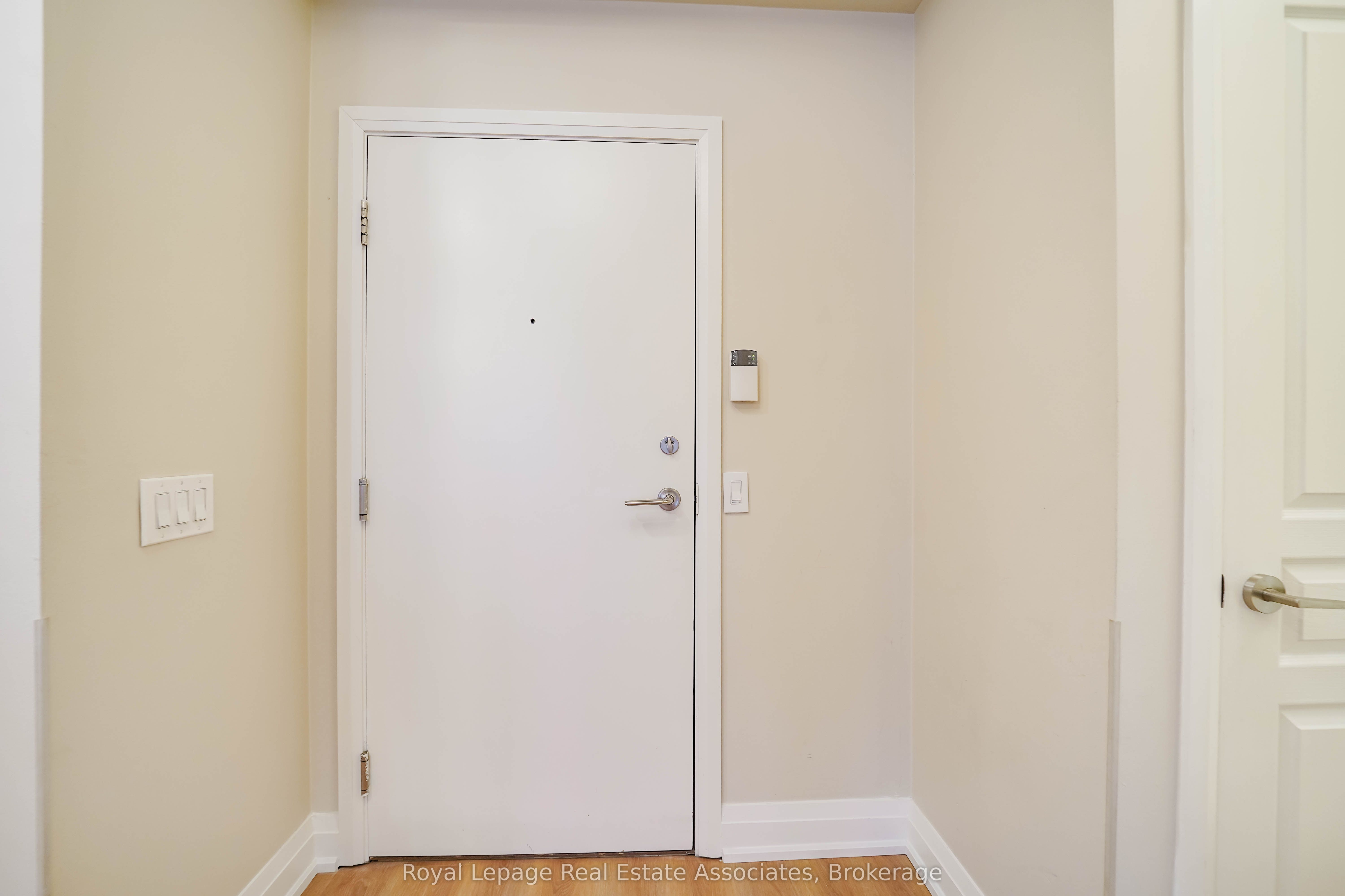 1 Hurontario Street 308 Property Photo 2