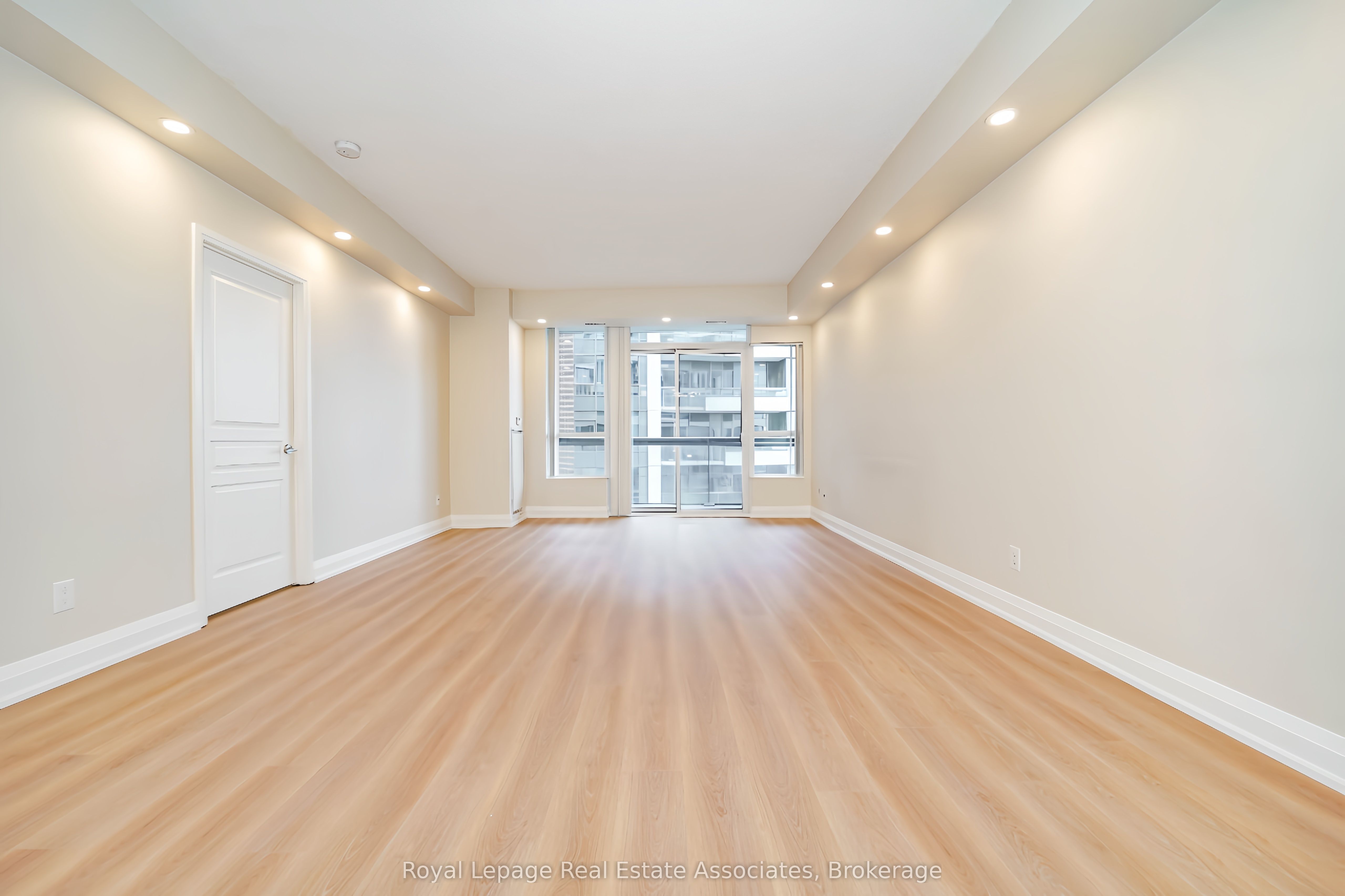 1 Hurontario Street 308 Property Photo 7