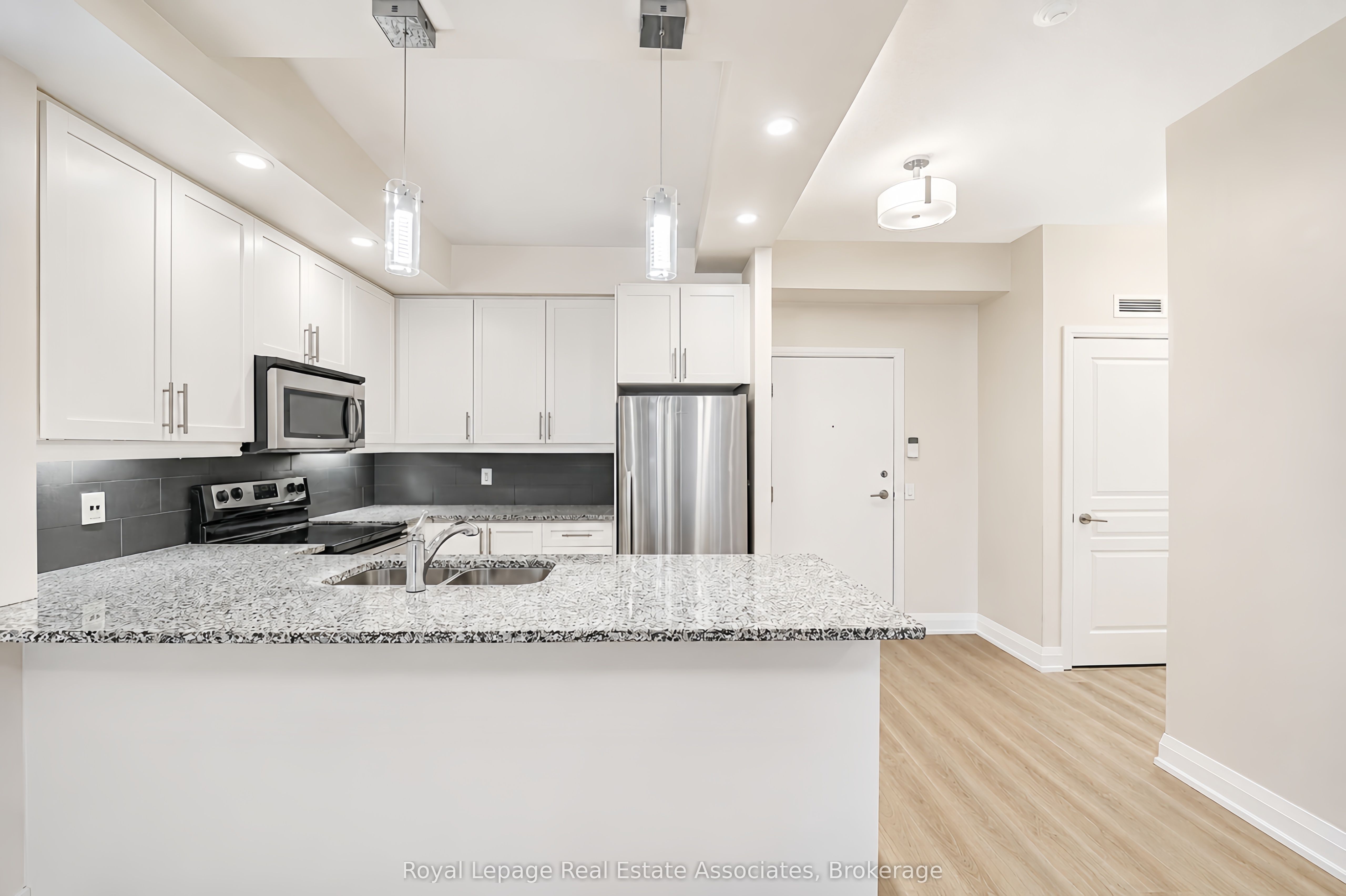 1 Hurontario Street 308 Property Photo 9