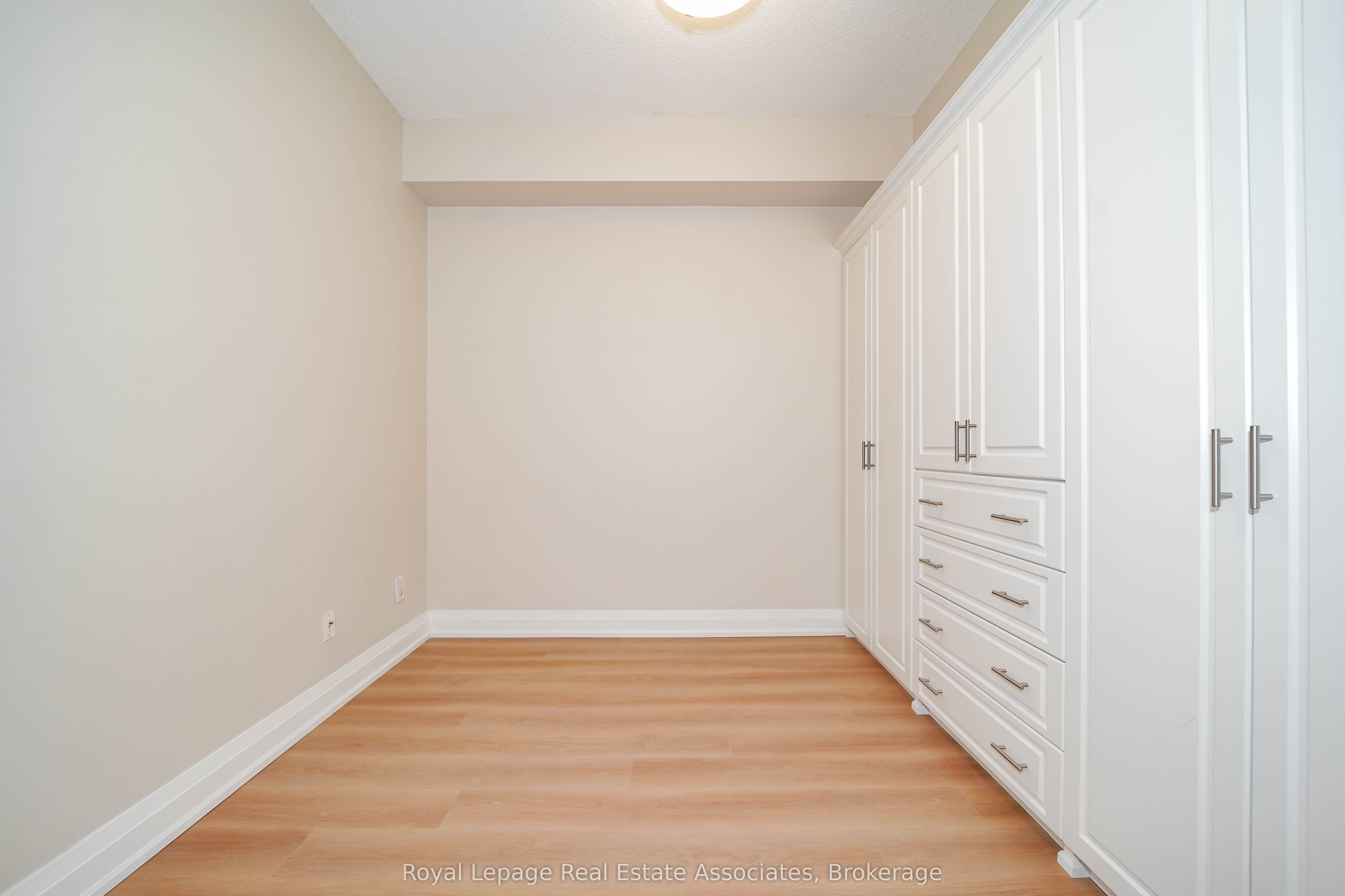 1 Hurontario Street 308 Property Photo 13