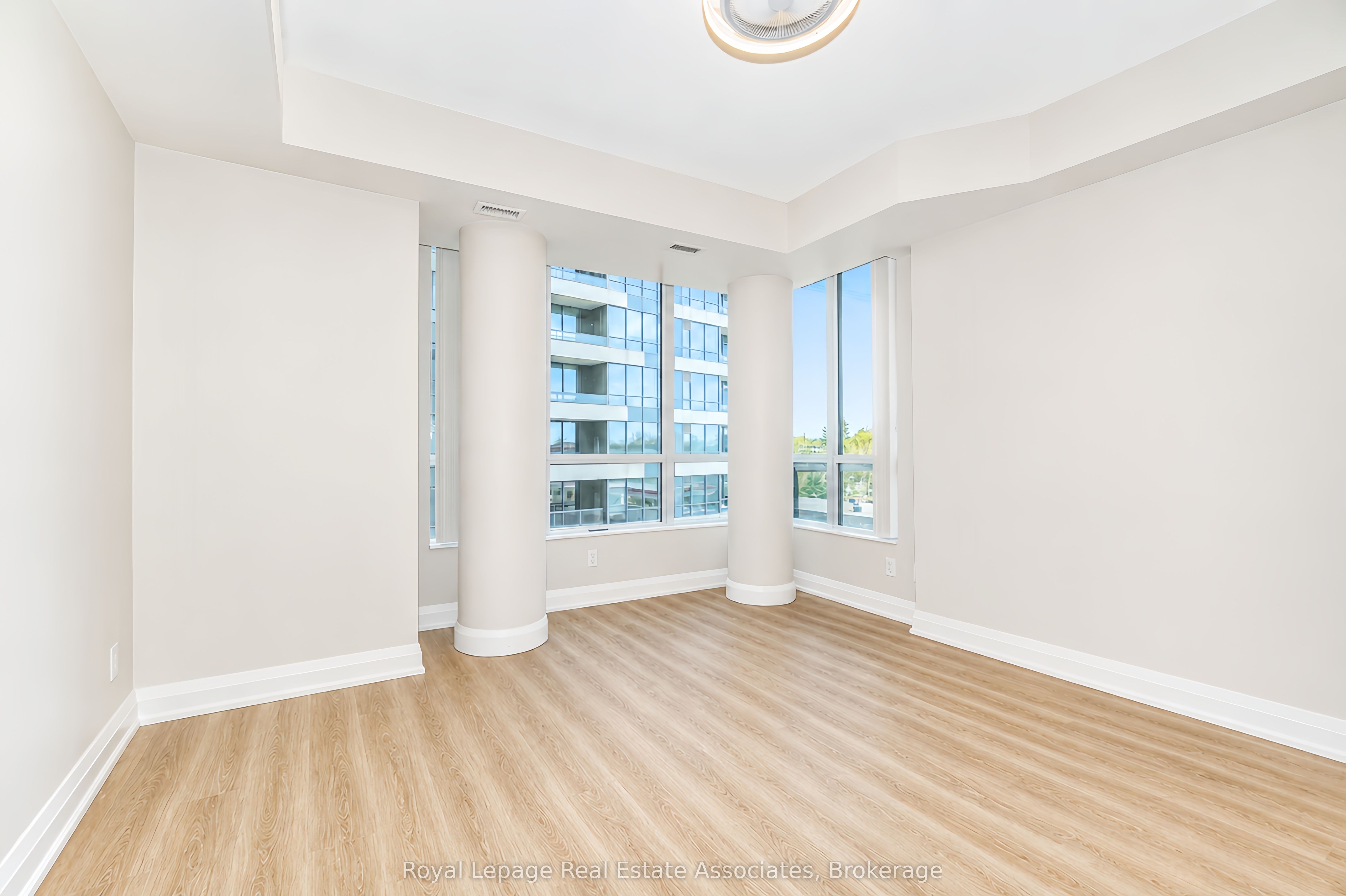 1 Hurontario Street 308 Property Photo 17