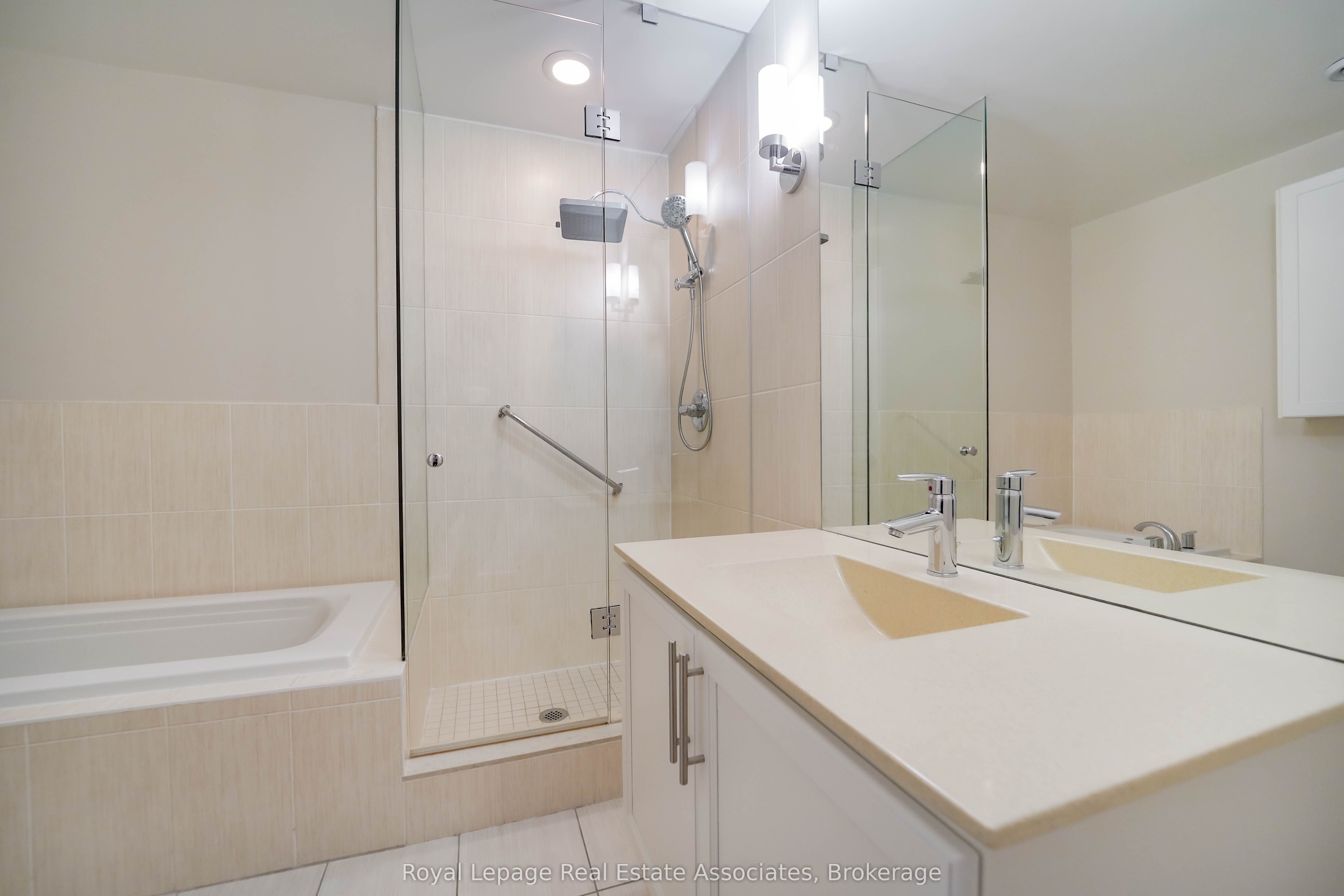1 Hurontario Street 308 Property Photo 20