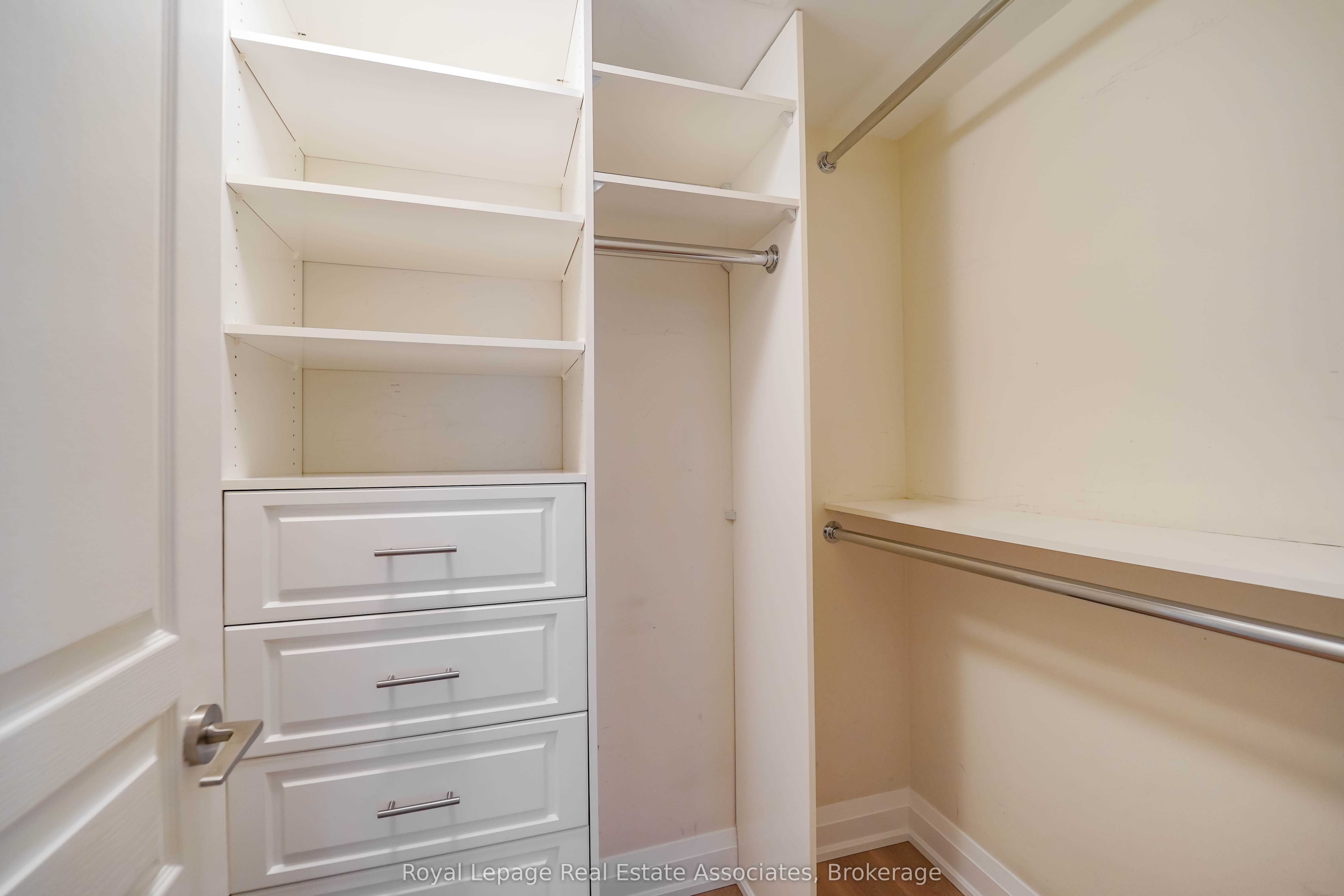 1 Hurontario Street 308 Property Photo 23