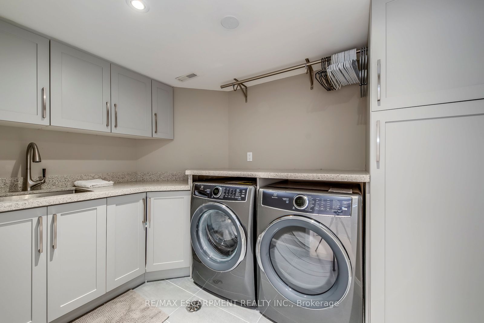 48 Forsythe Street Property Photo 46