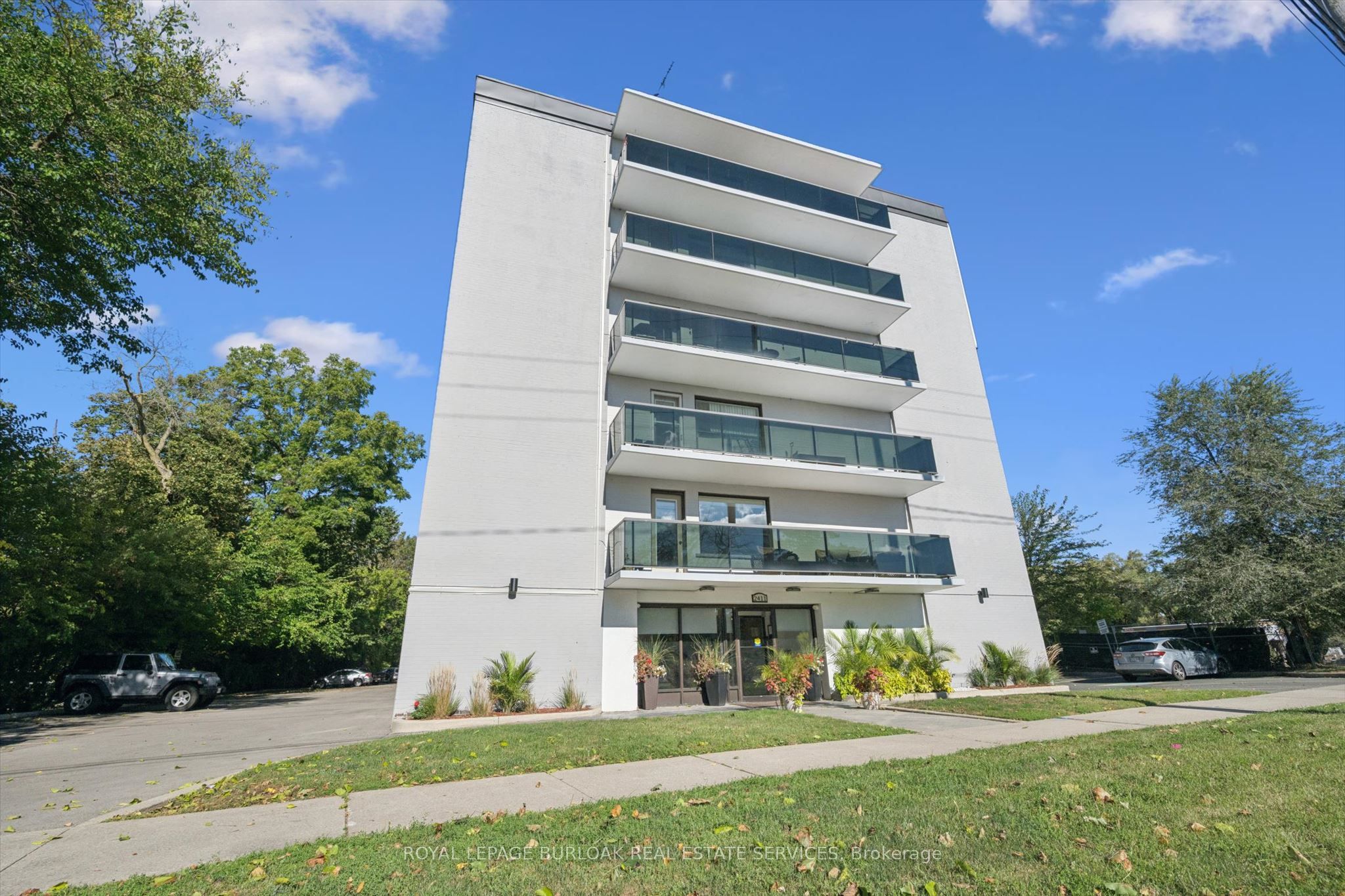 2411 New Street 405 Property Photo 1
