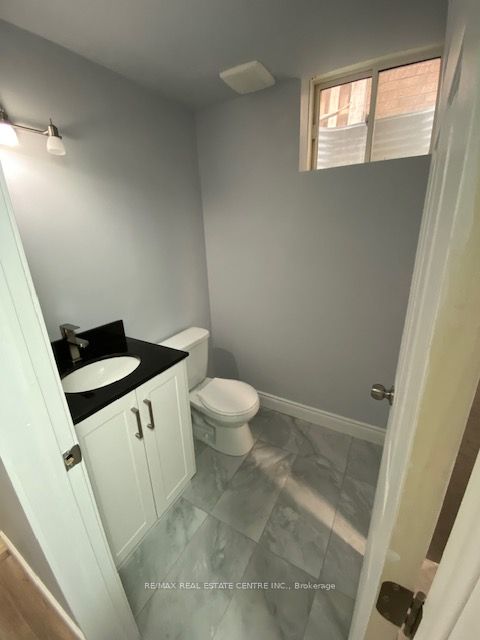 8 Old Cleeve Crescent Property Photo 3