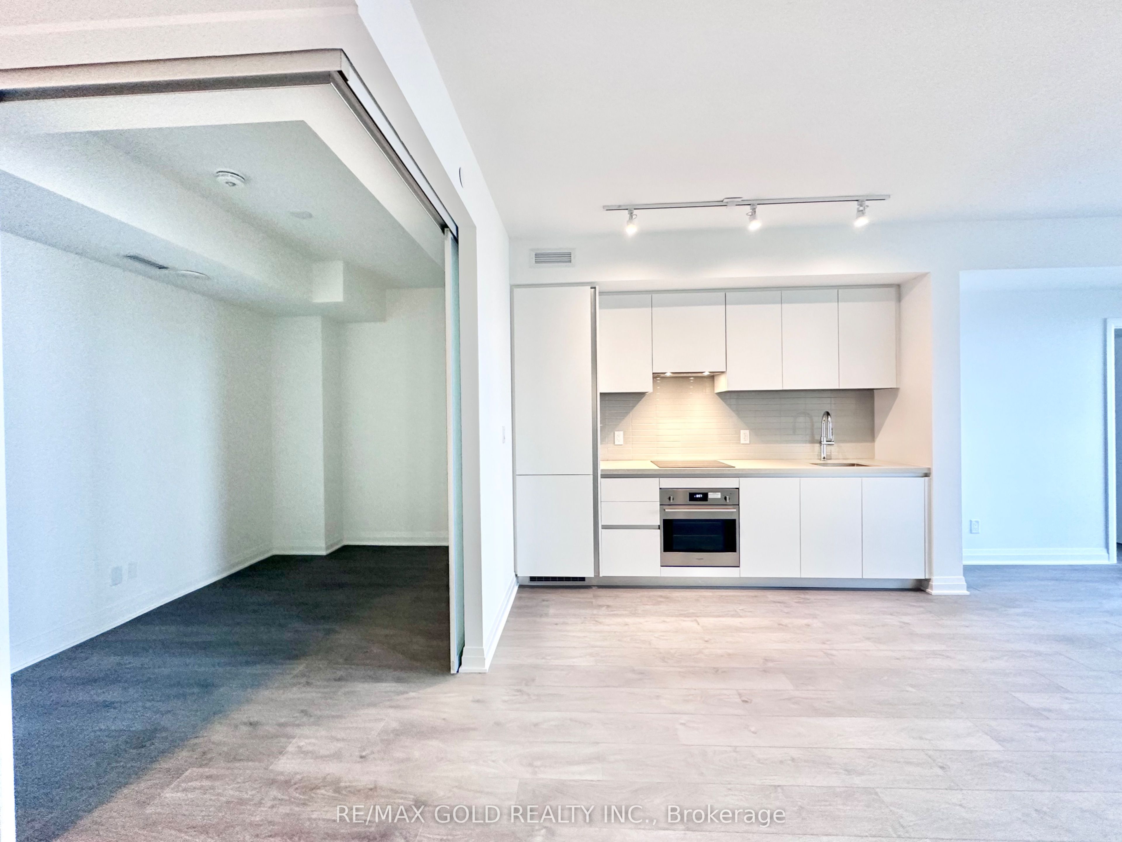 4015 The Exchange 5103 Property Photo 8
