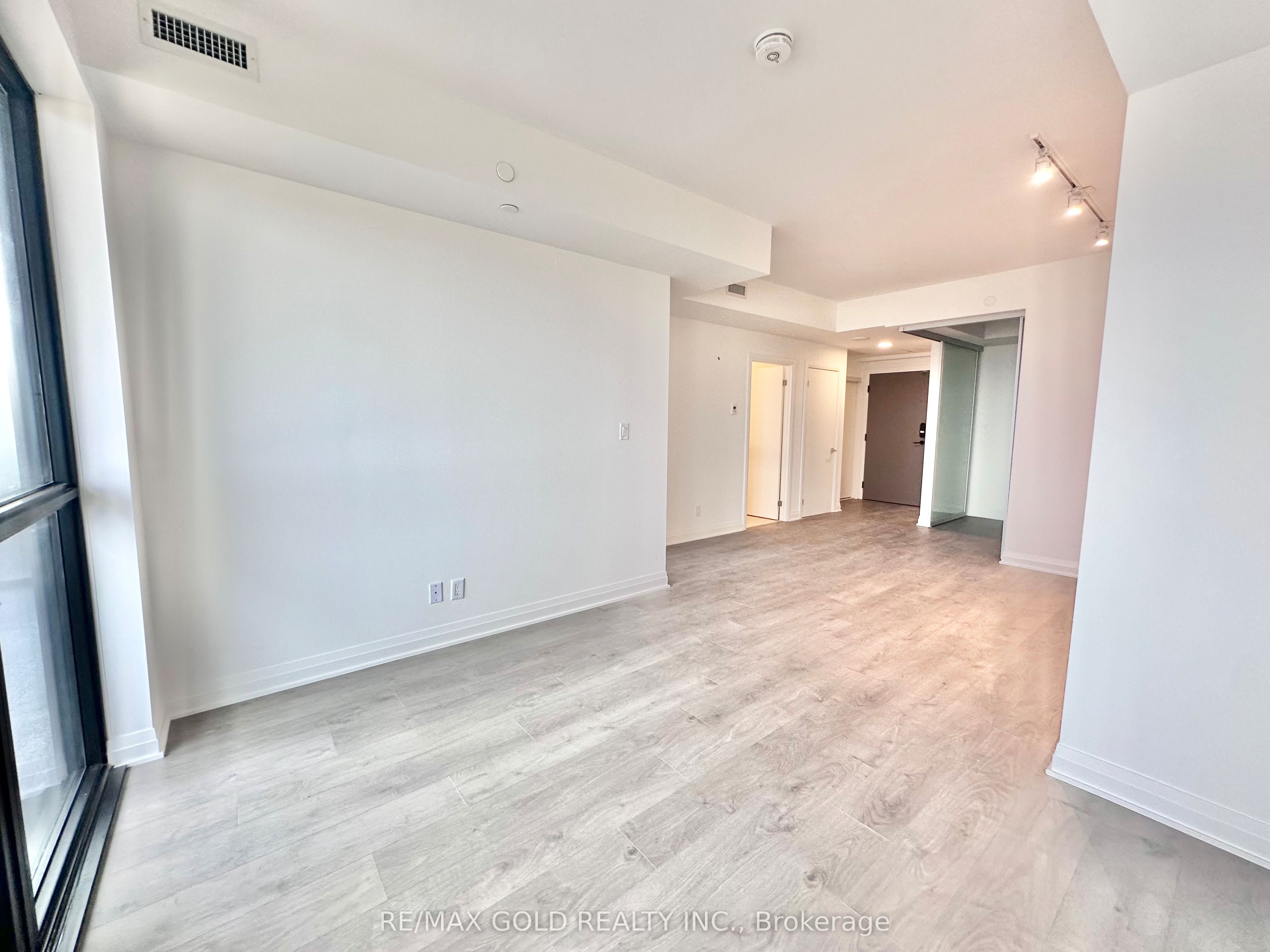 4015 The Exchange 5103 Property Photo 15