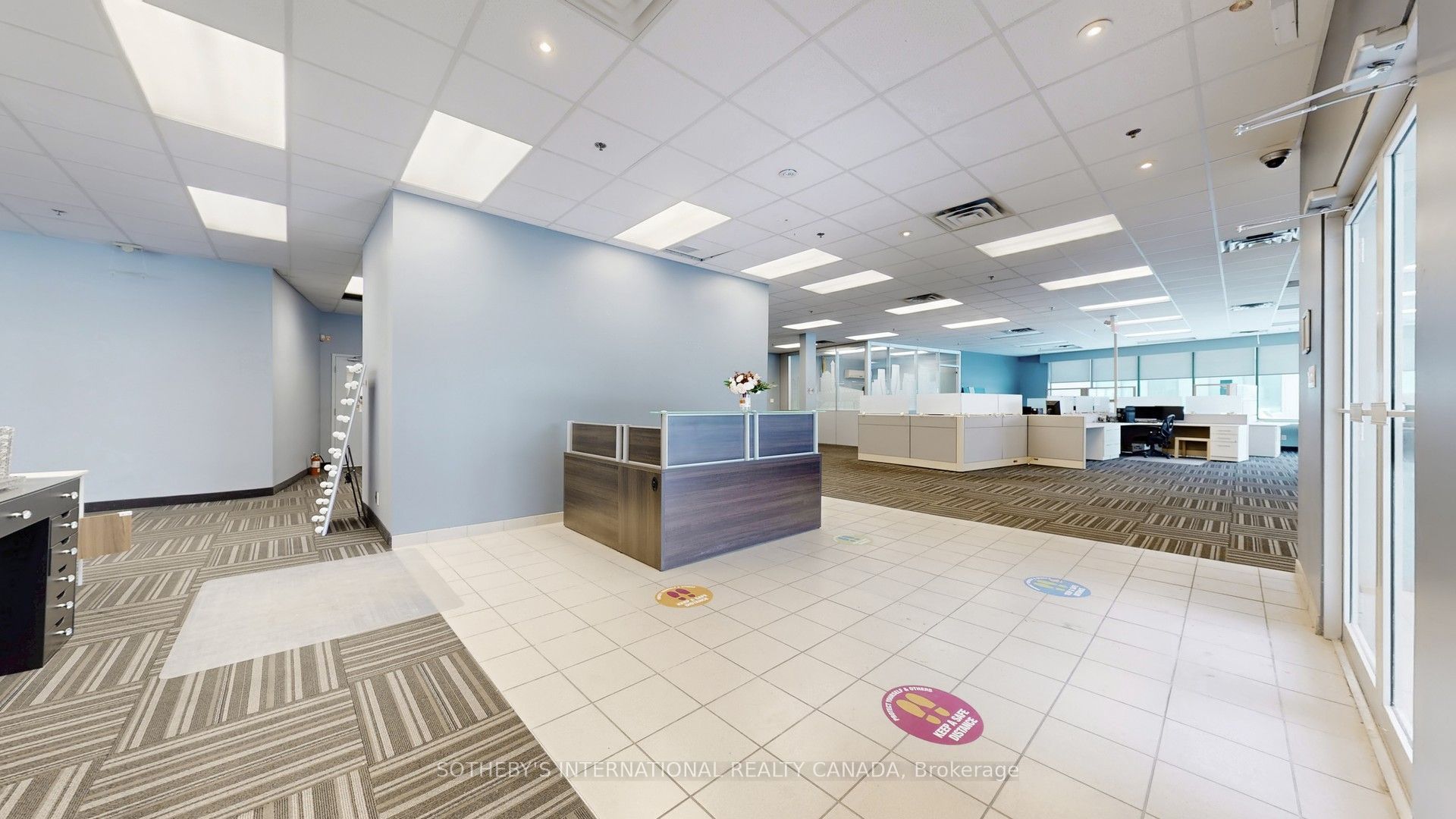 180 Traders Boulevard E Property Photo 3