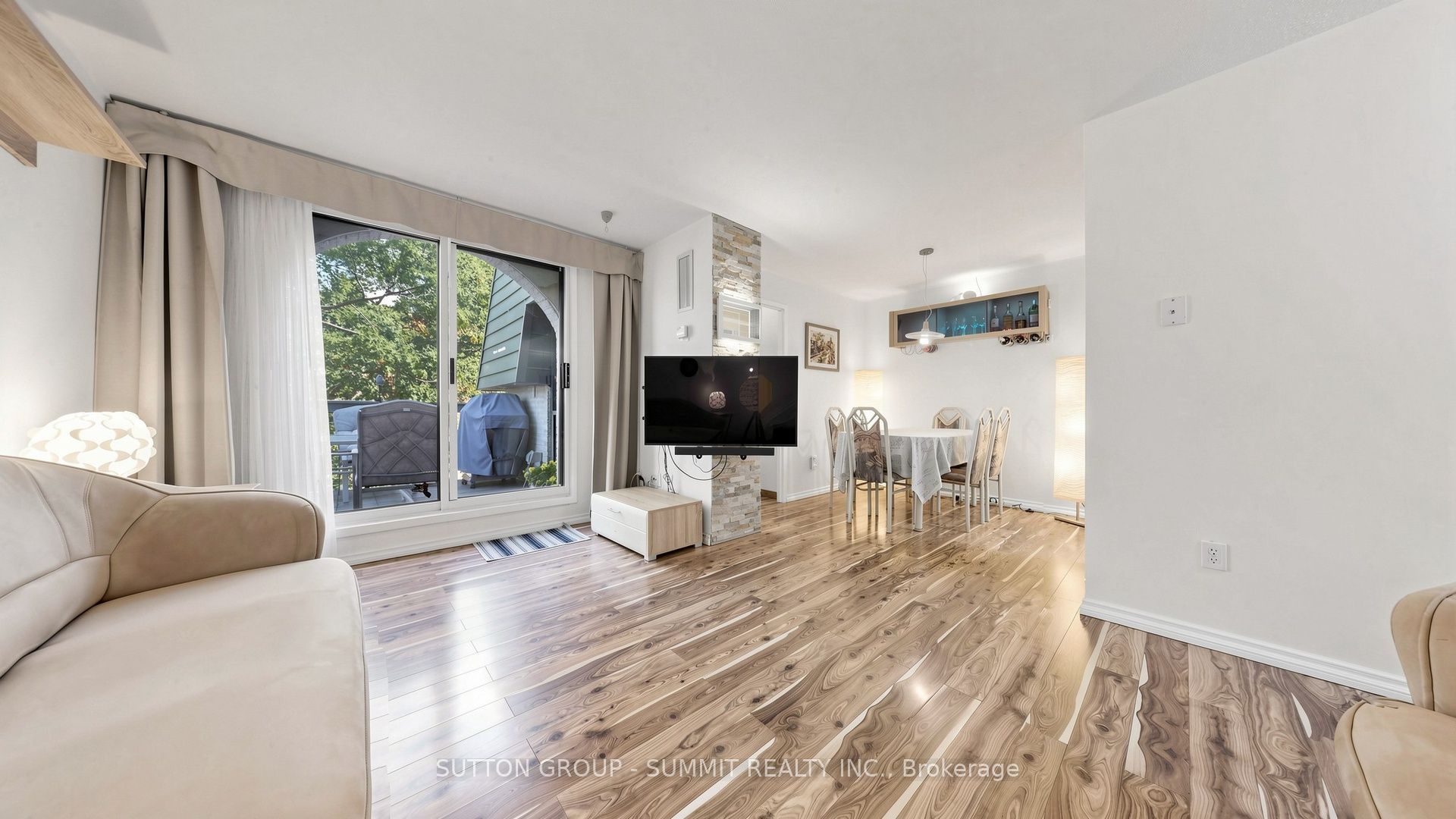 2095 Roche Court N 228 Property Photo 3