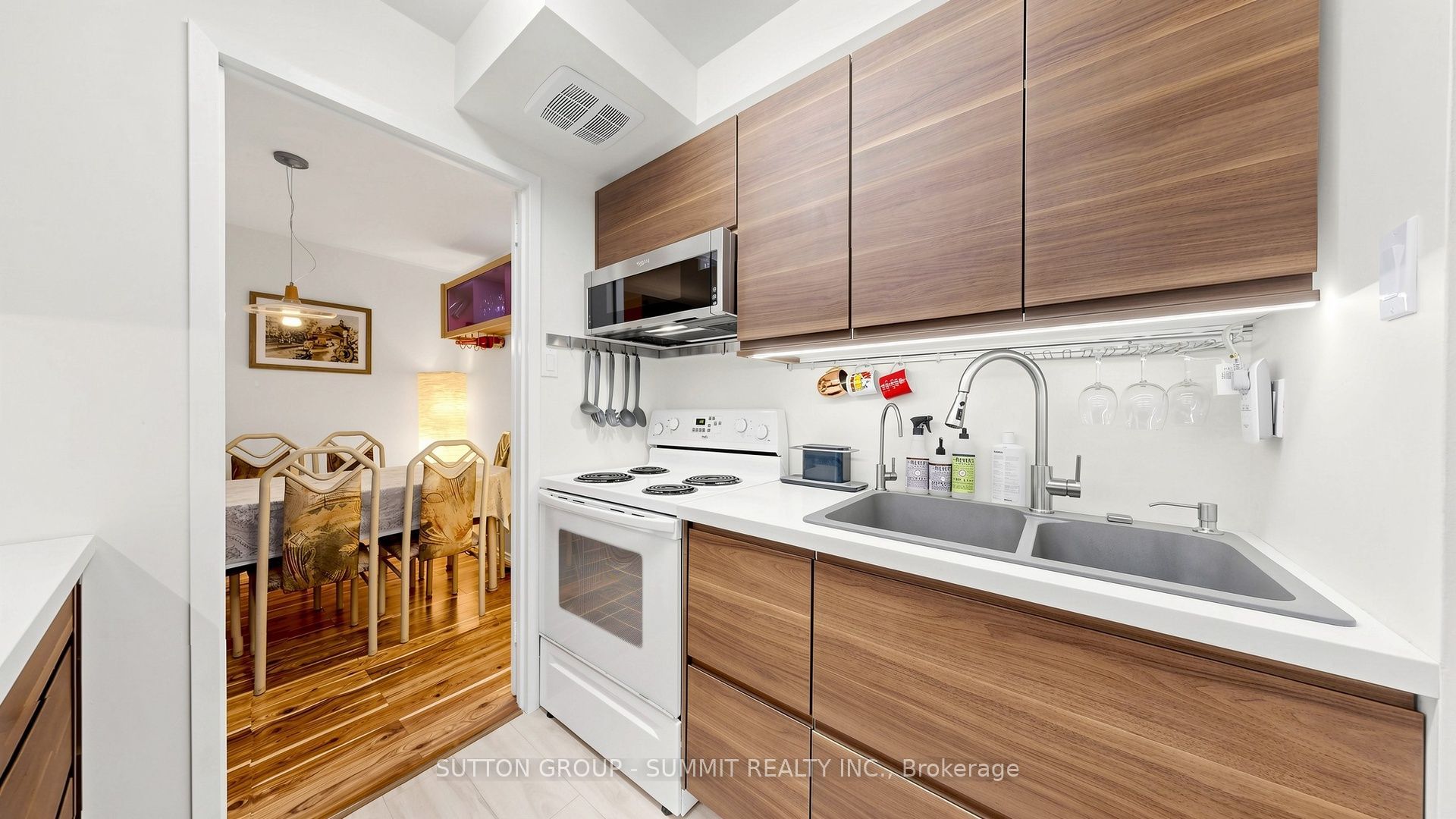 2095 Roche Court N 228 Property Photo 7