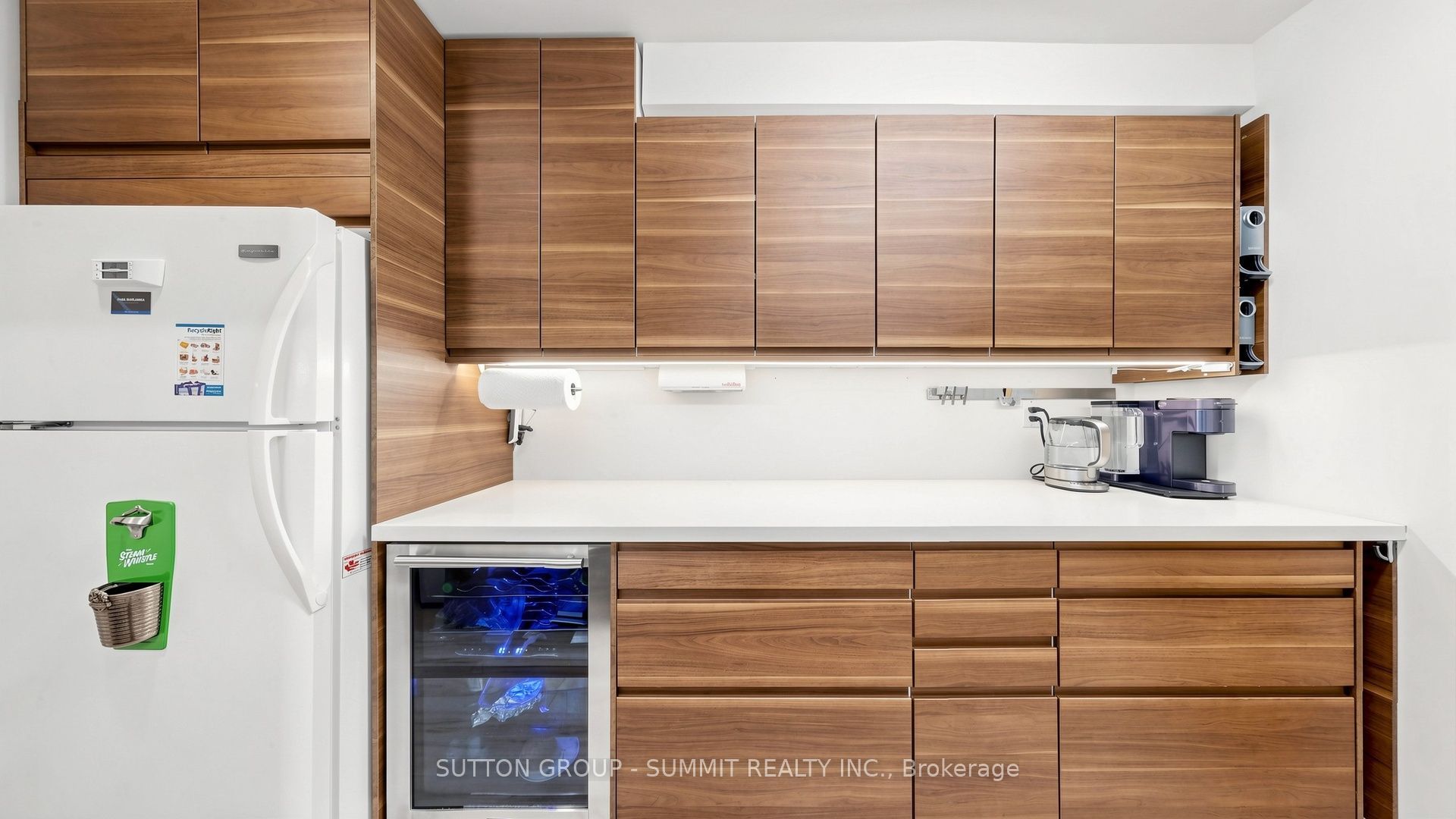 2095 Roche Court N 228 Property Photo 10
