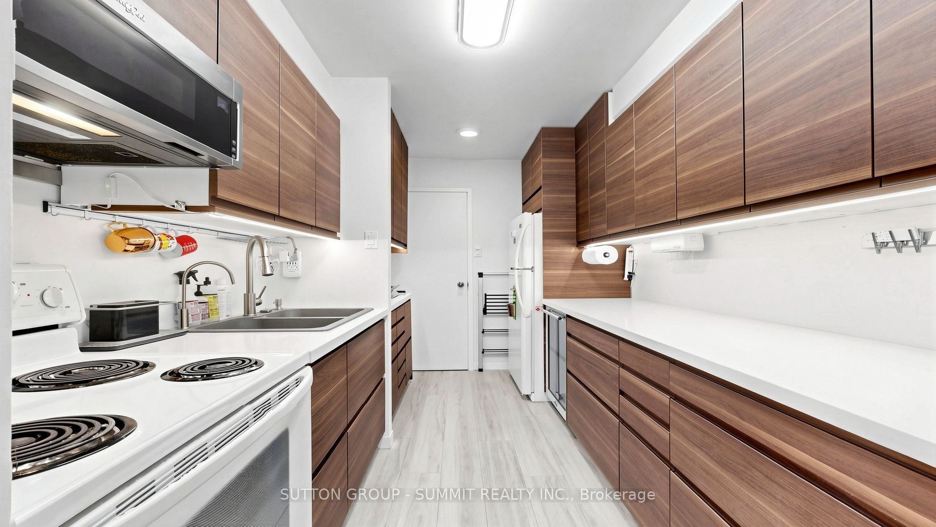 2095 Roche Court N 228 Property Photo 12