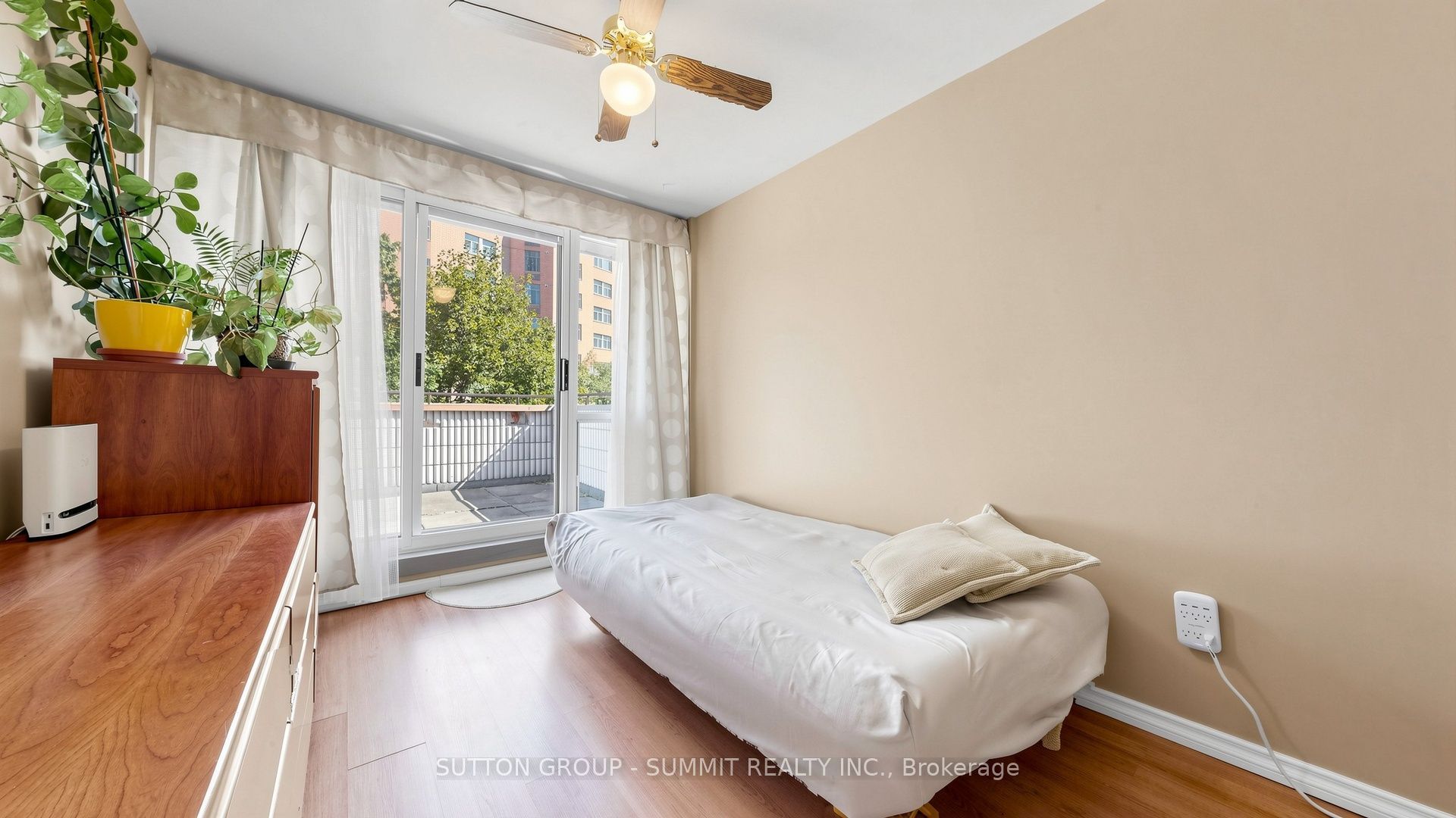 2095 Roche Court N 228 Property Photo 22