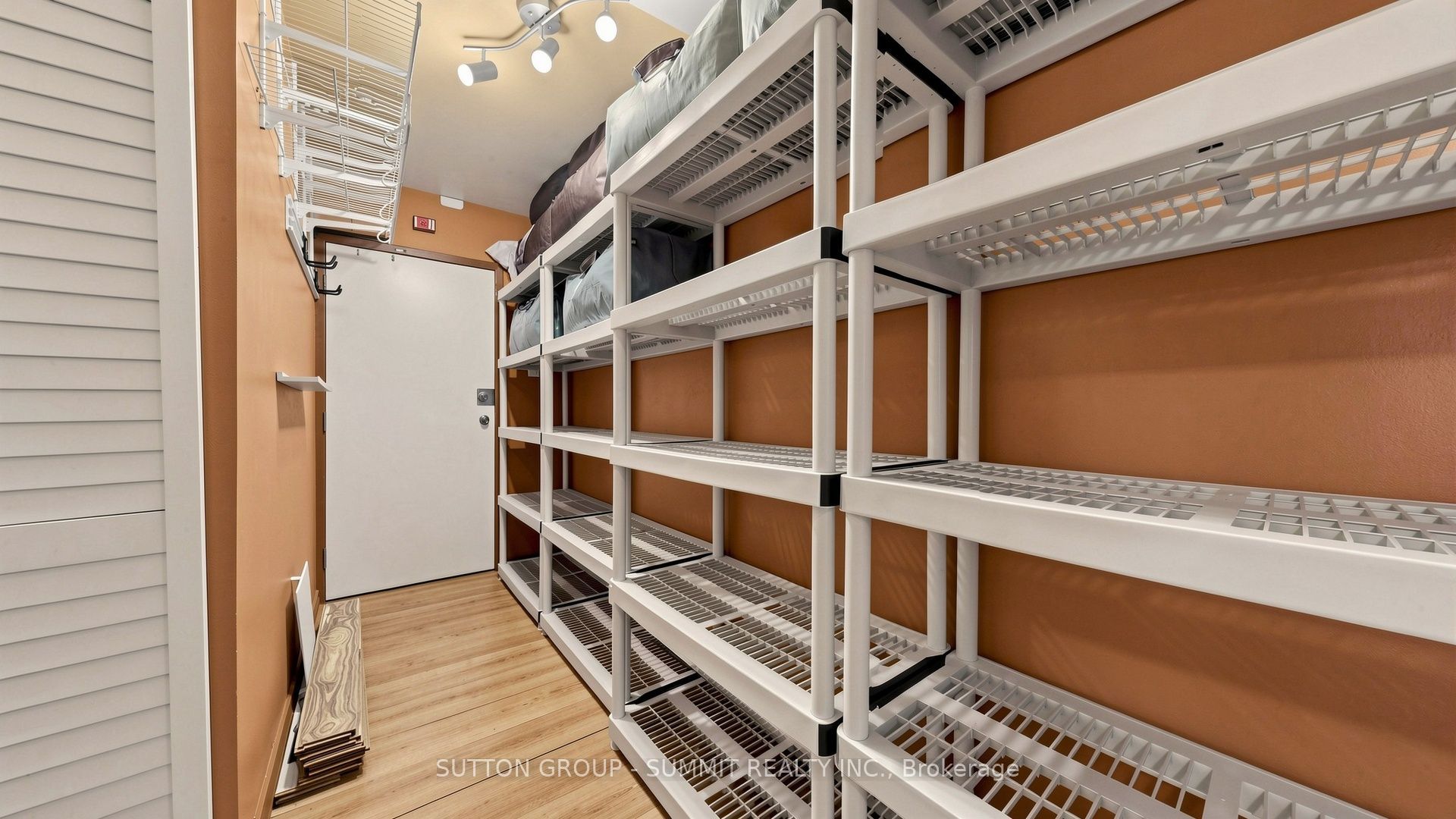 2095 Roche Court N 228 Property Photo 29