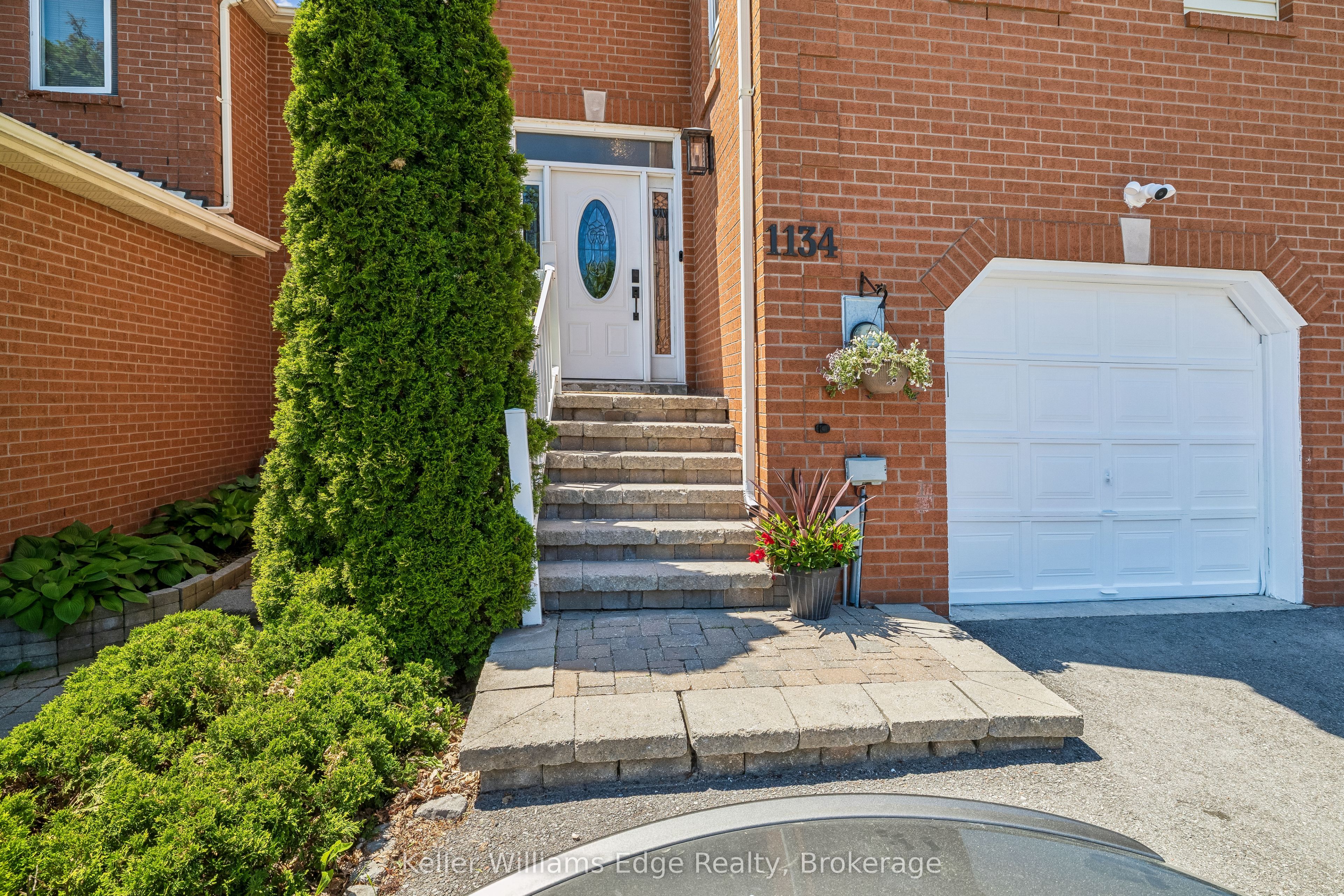 1134 Leewood Drive Property Photo 3