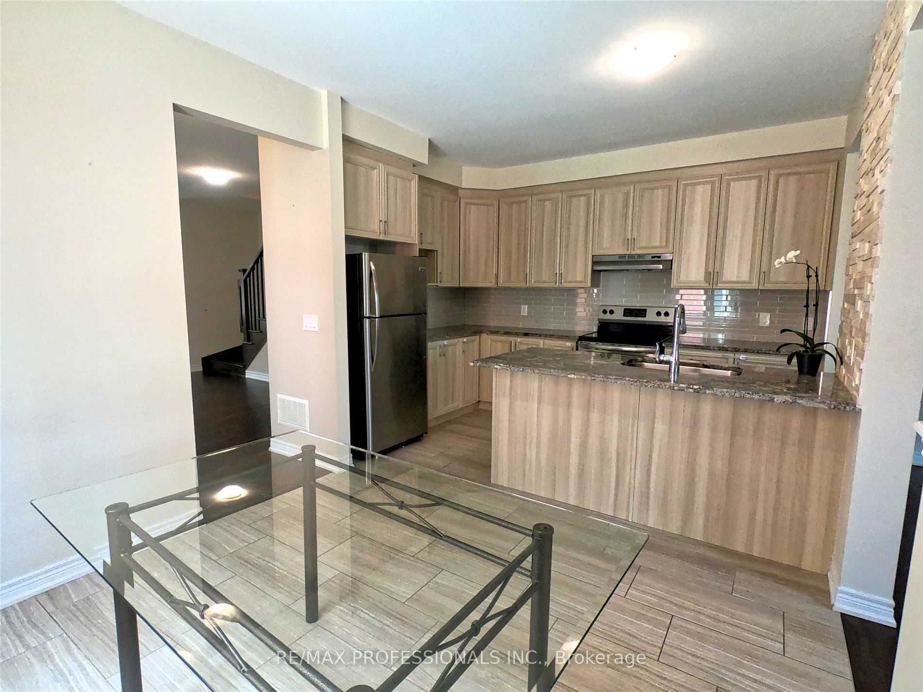 258 Inspire Boulevard Property Photo 4