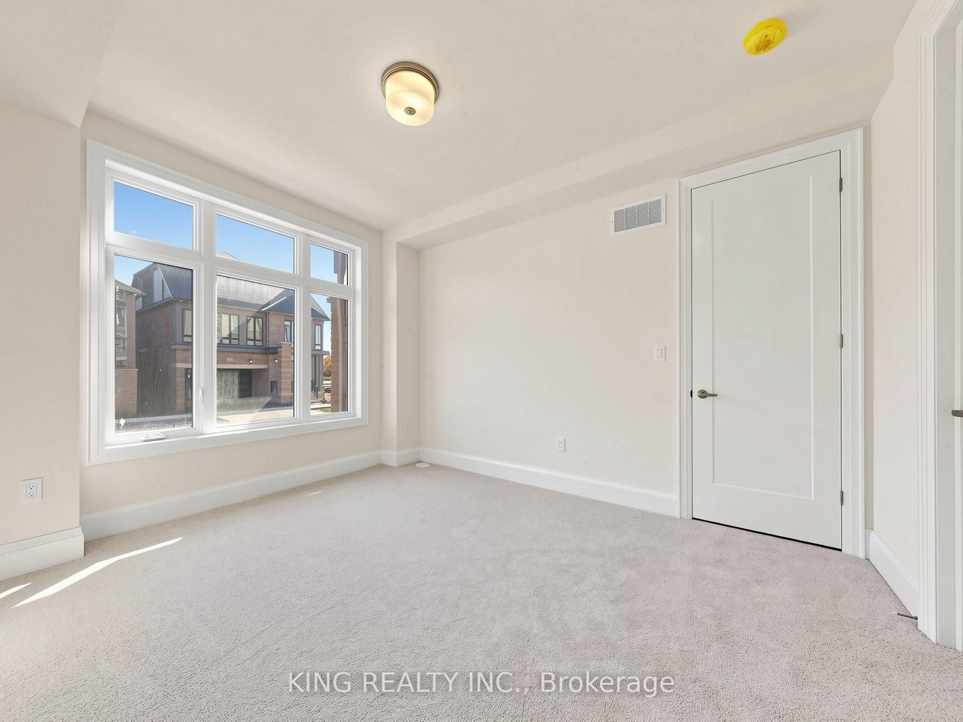 107 Jack Bowerbank Boulevard Property Photo 4