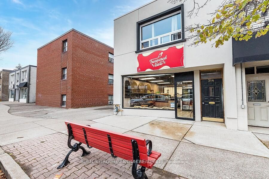 314 Lakeshore Road E Upper Apt #2 Property Photo 1
